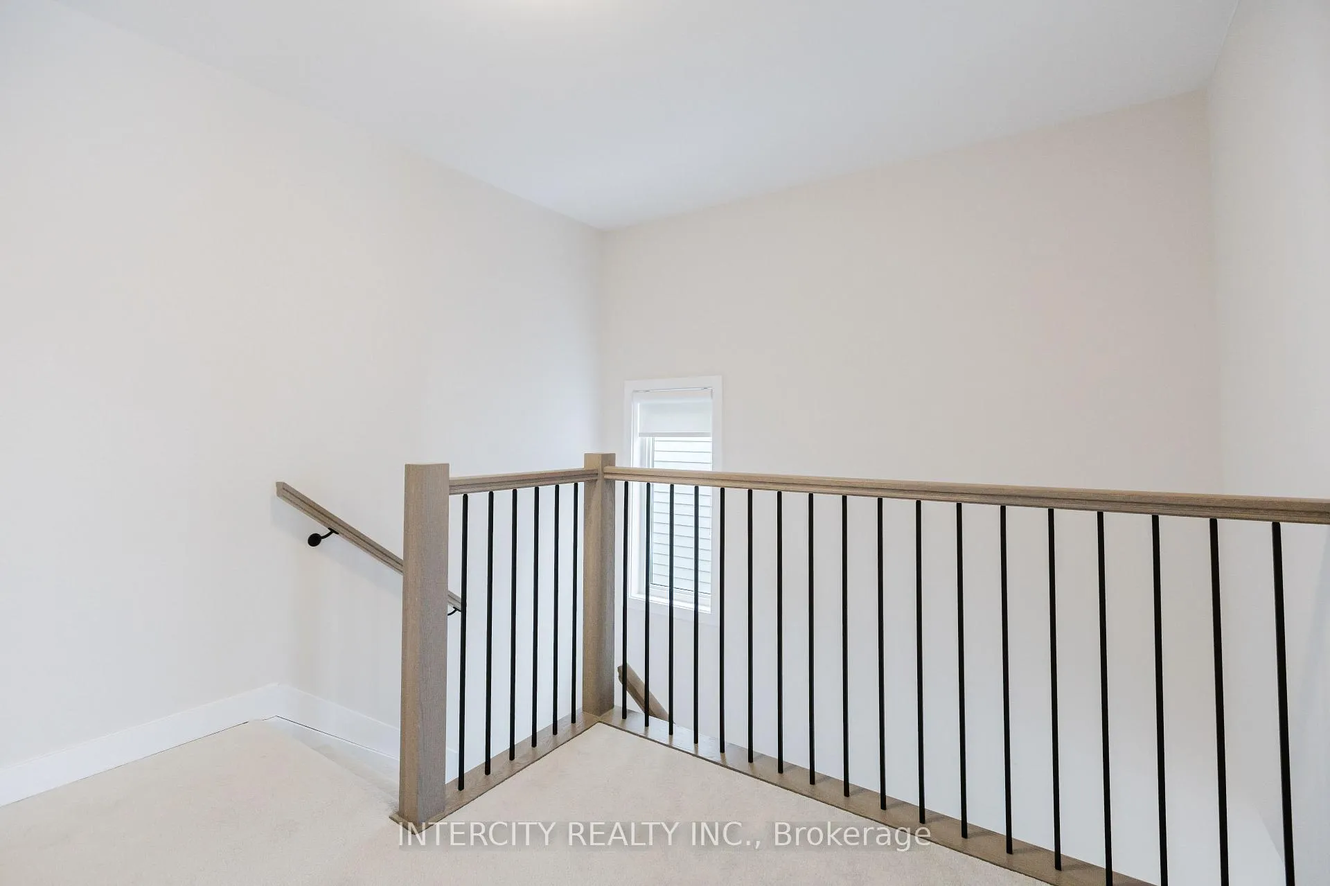 Photo 21 of 124 Hackamore Crescent, Ottawa, Goulbourn Twp From Franktown Rd/South To Rideau — HOMEH