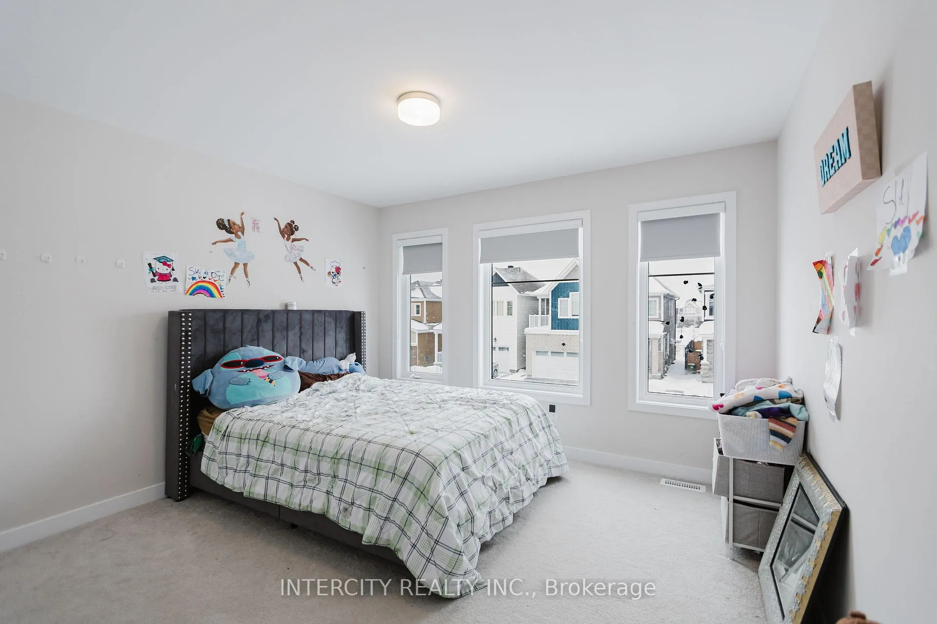 Photo 31 of 124 Hackamore Crescent, Ottawa, Goulbourn Twp From Franktown Rd/South To Rideau — HOMEH