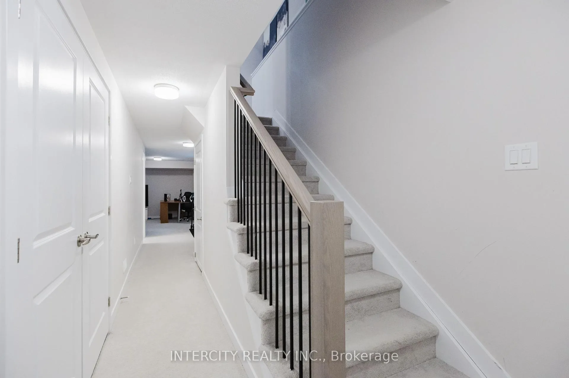 Photo 36 of 124 Hackamore Crescent, Ottawa, Goulbourn Twp From Franktown Rd/South To Rideau — HOMEH