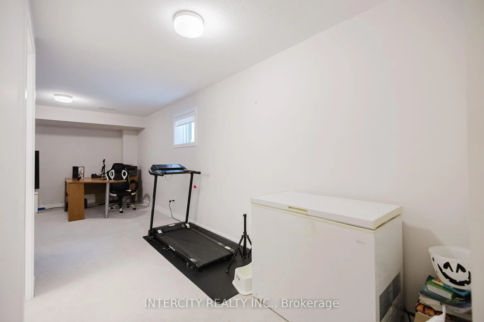 Photo 37 of 124 Hackamore Crescent, Ottawa, Goulbourn Twp From Franktown Rd/South To Rideau — HOMEH
