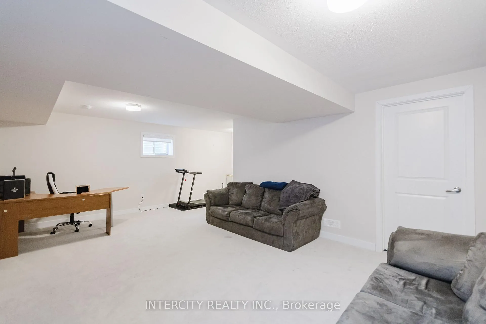 Photo 40 of 124 Hackamore Crescent, Ottawa, Goulbourn Twp From Franktown Rd/South To Rideau — HOMEH