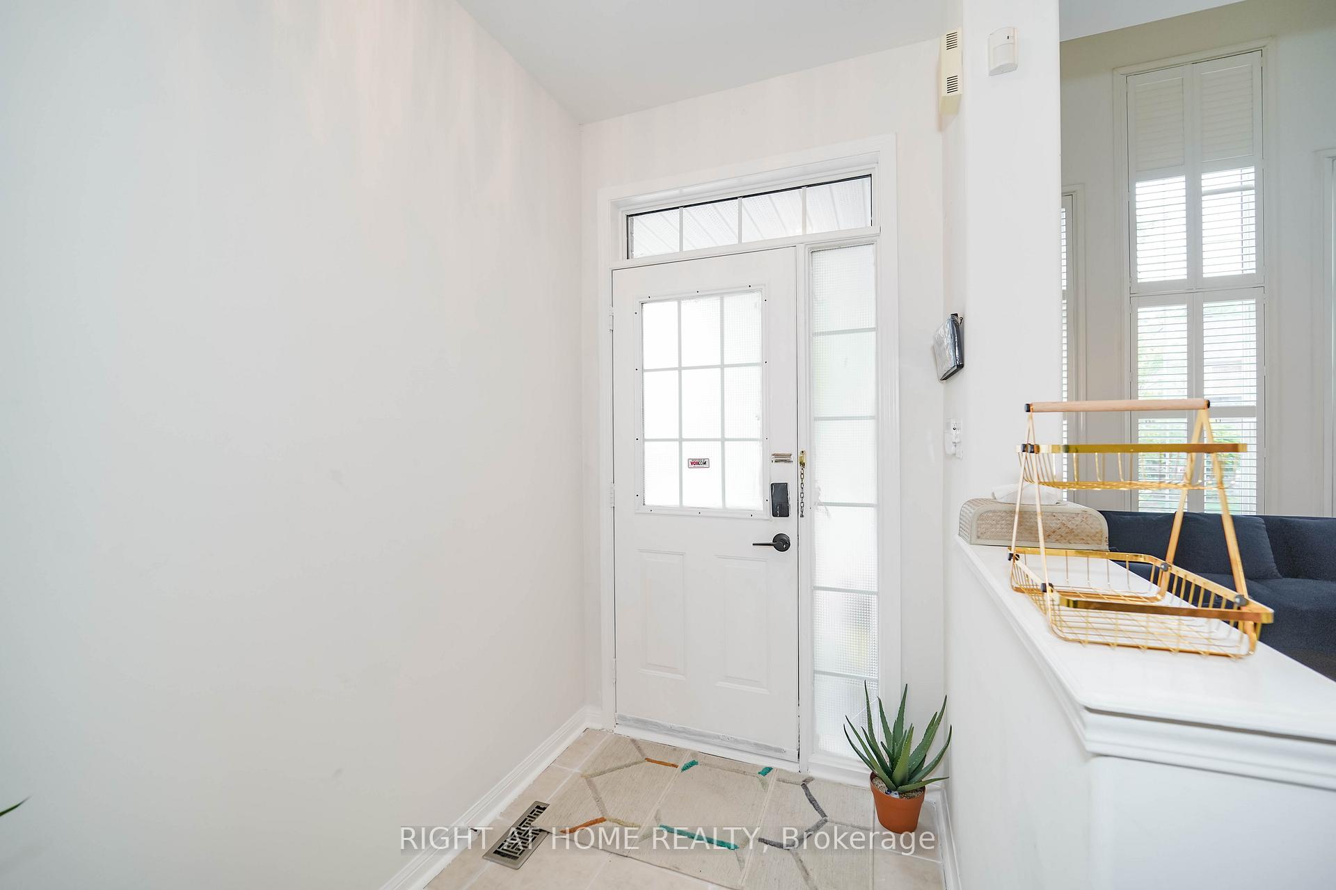 Photo 4 of 180 Raponi Circle, Scarborough, Rouge — HOMEH