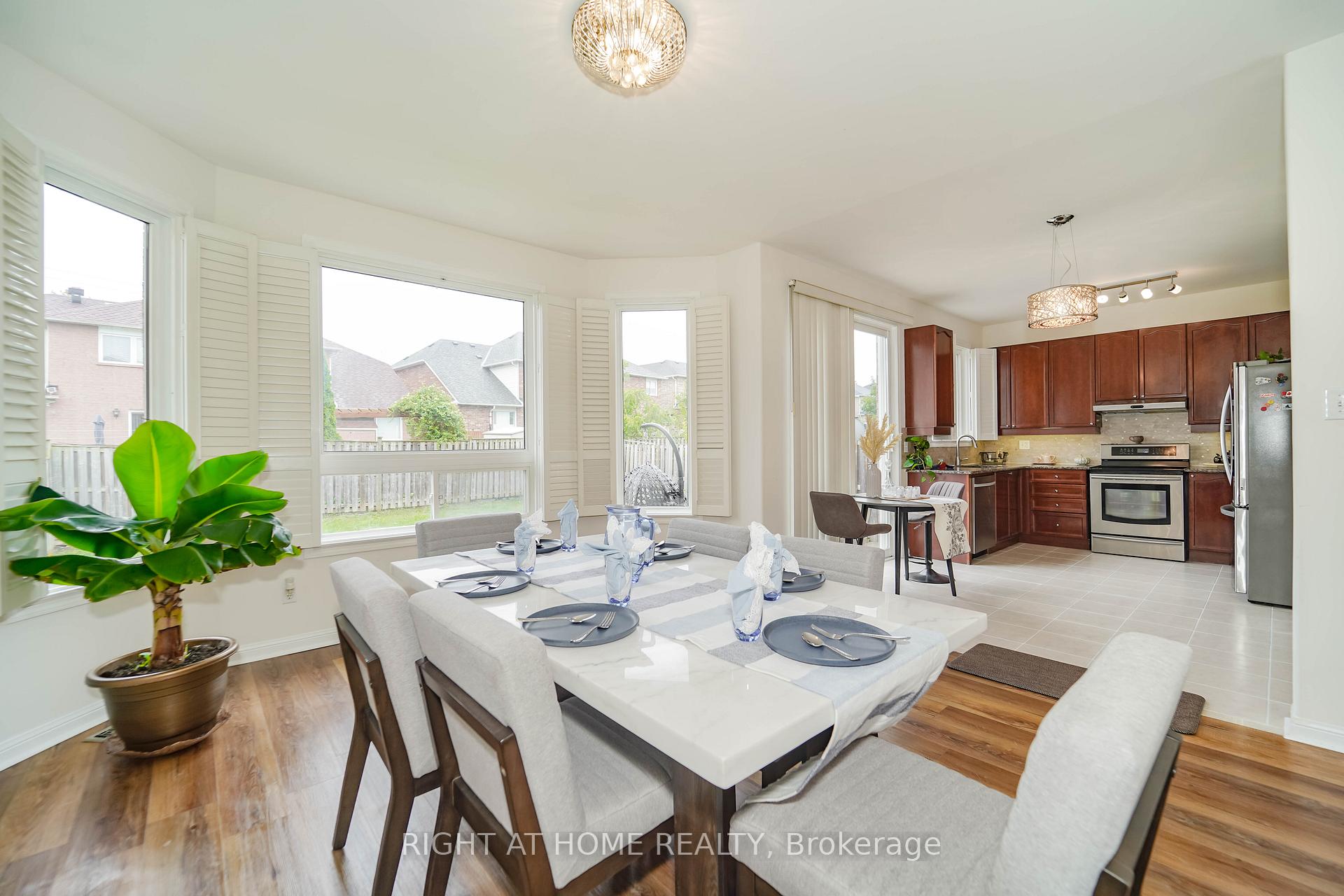 Photo 12 of 180 Raponi Circle, Scarborough, Rouge — HOMEH