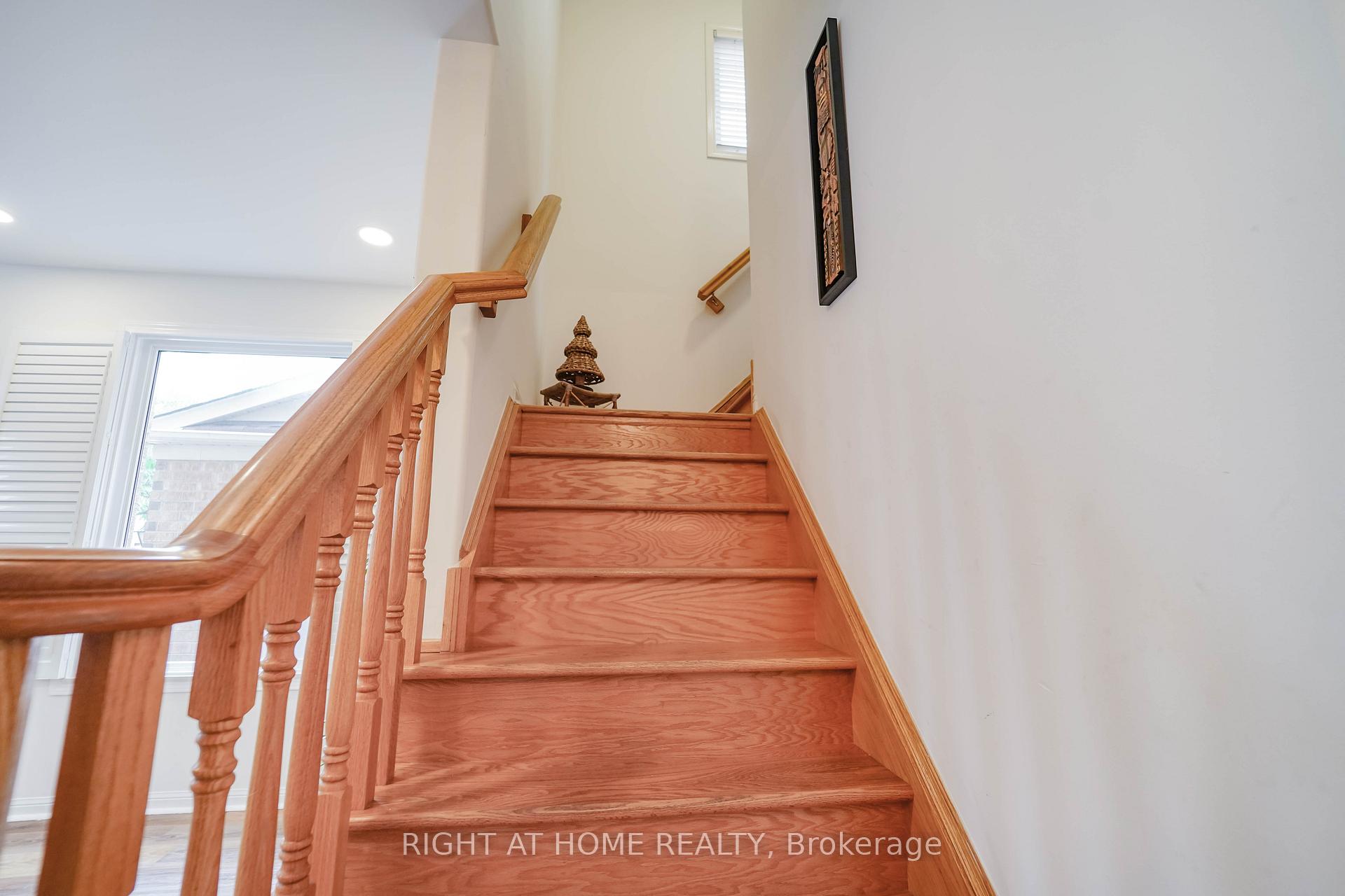 Photo 20 of 180 Raponi Circle, Scarborough, Rouge — HOMEH
