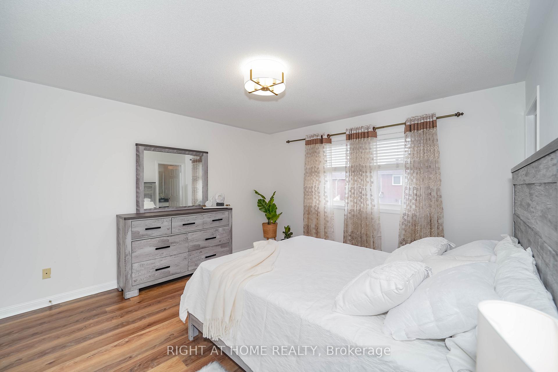 Photo 24 of 180 Raponi Circle, Scarborough, Rouge — HOMEH