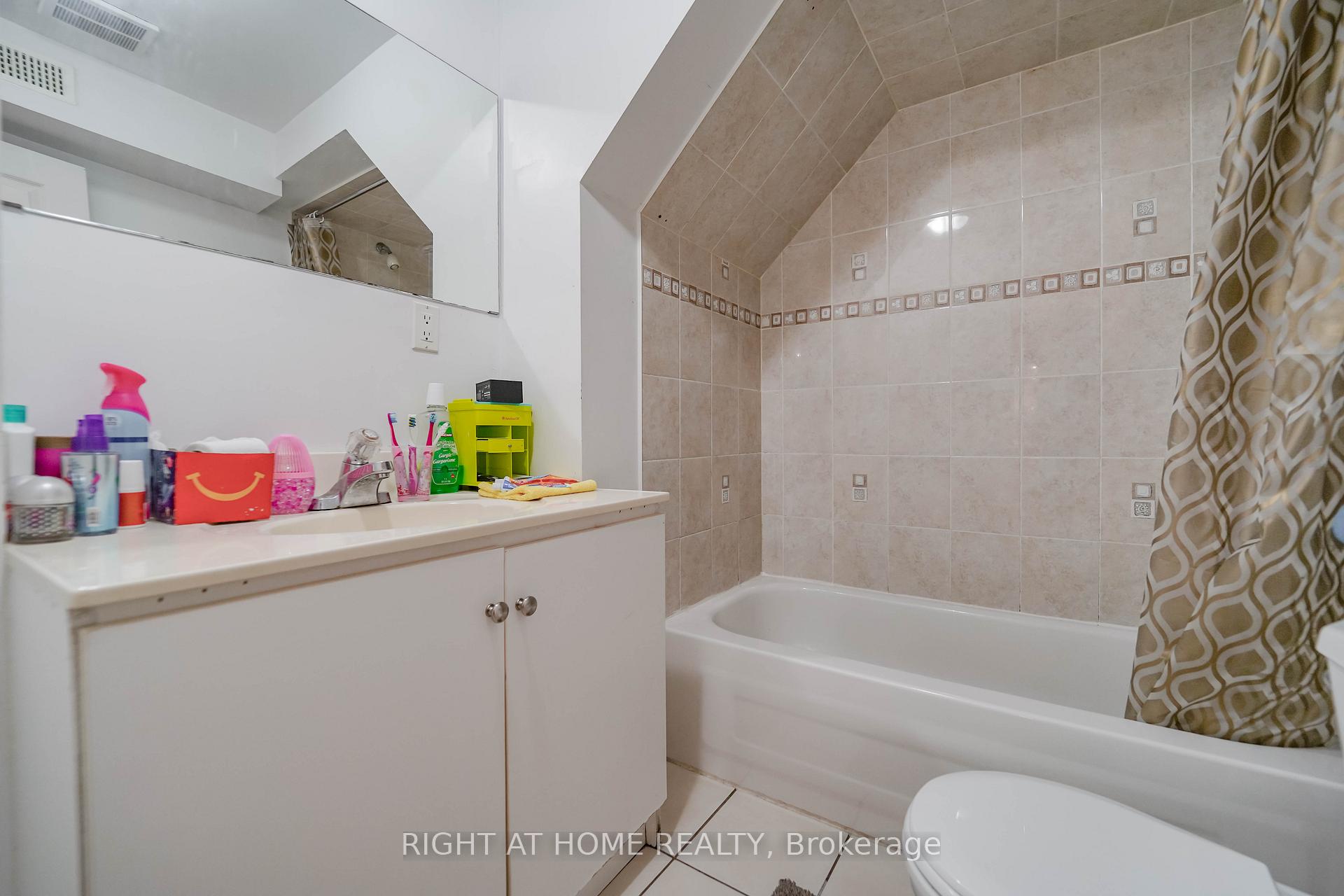 Photo 42 of 180 Raponi Circle, Scarborough, Rouge — HOMEH