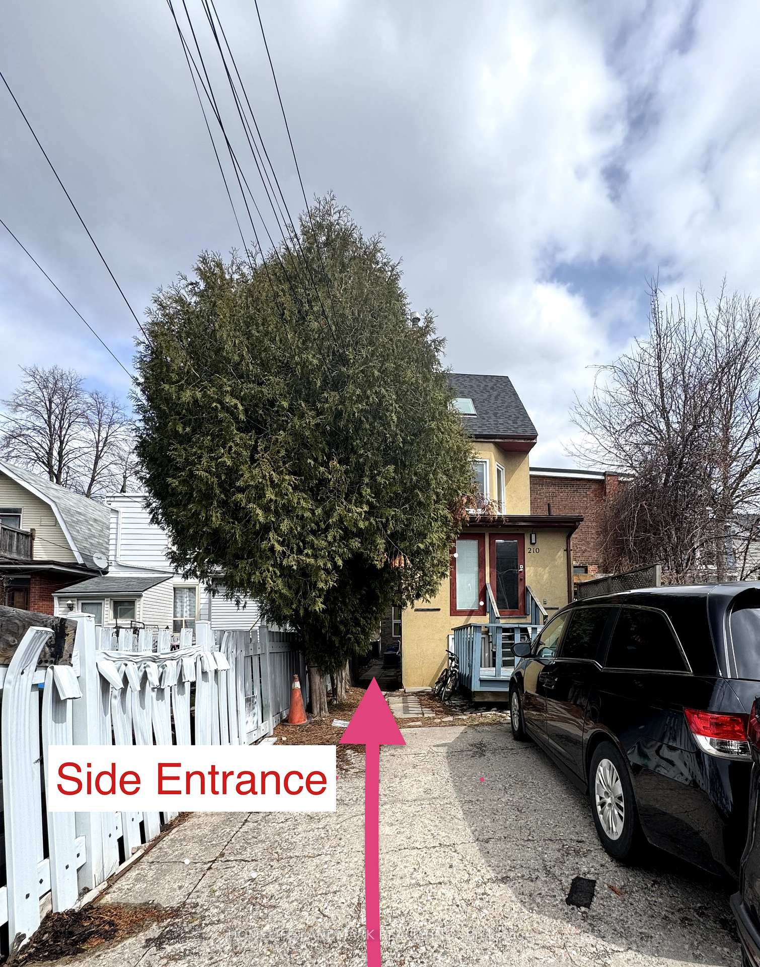 Photo 3 of Unit Bsmt, 210 Brunswick Avenue, Toronto, University — HOMEH