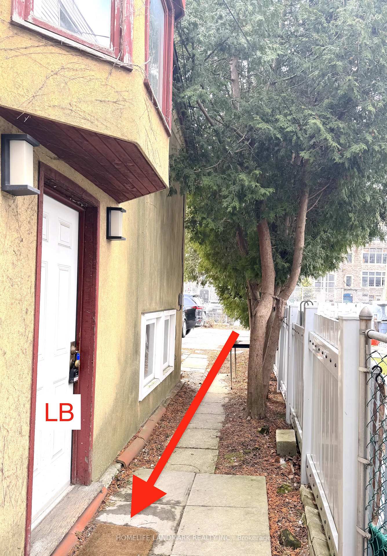 Photo 4 of Unit Bsmt, 210 Brunswick Avenue, Toronto, University — HOMEH