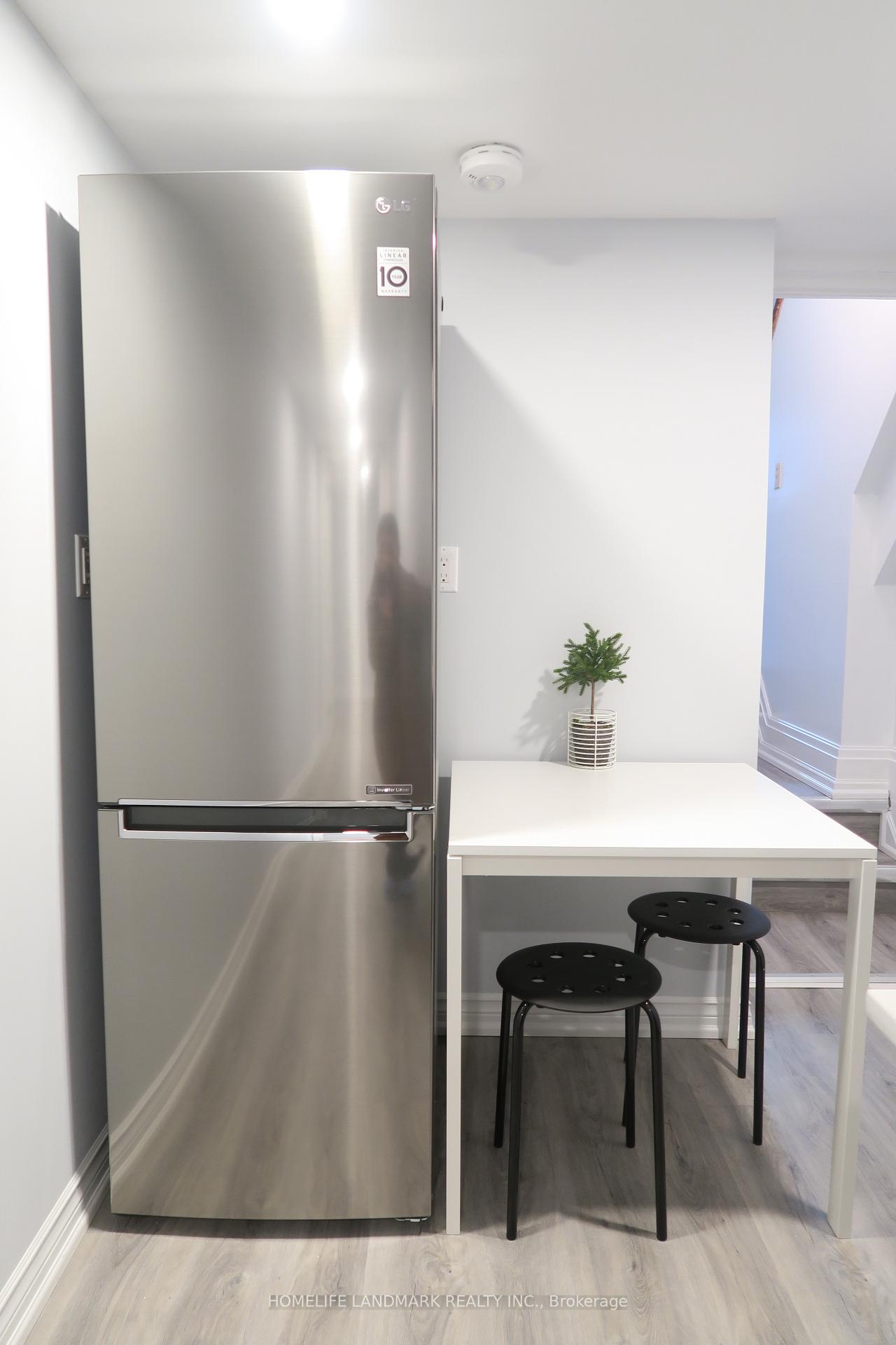 Photo 7 of Unit Bsmt, 210 Brunswick Avenue, Toronto, University — HOMEH