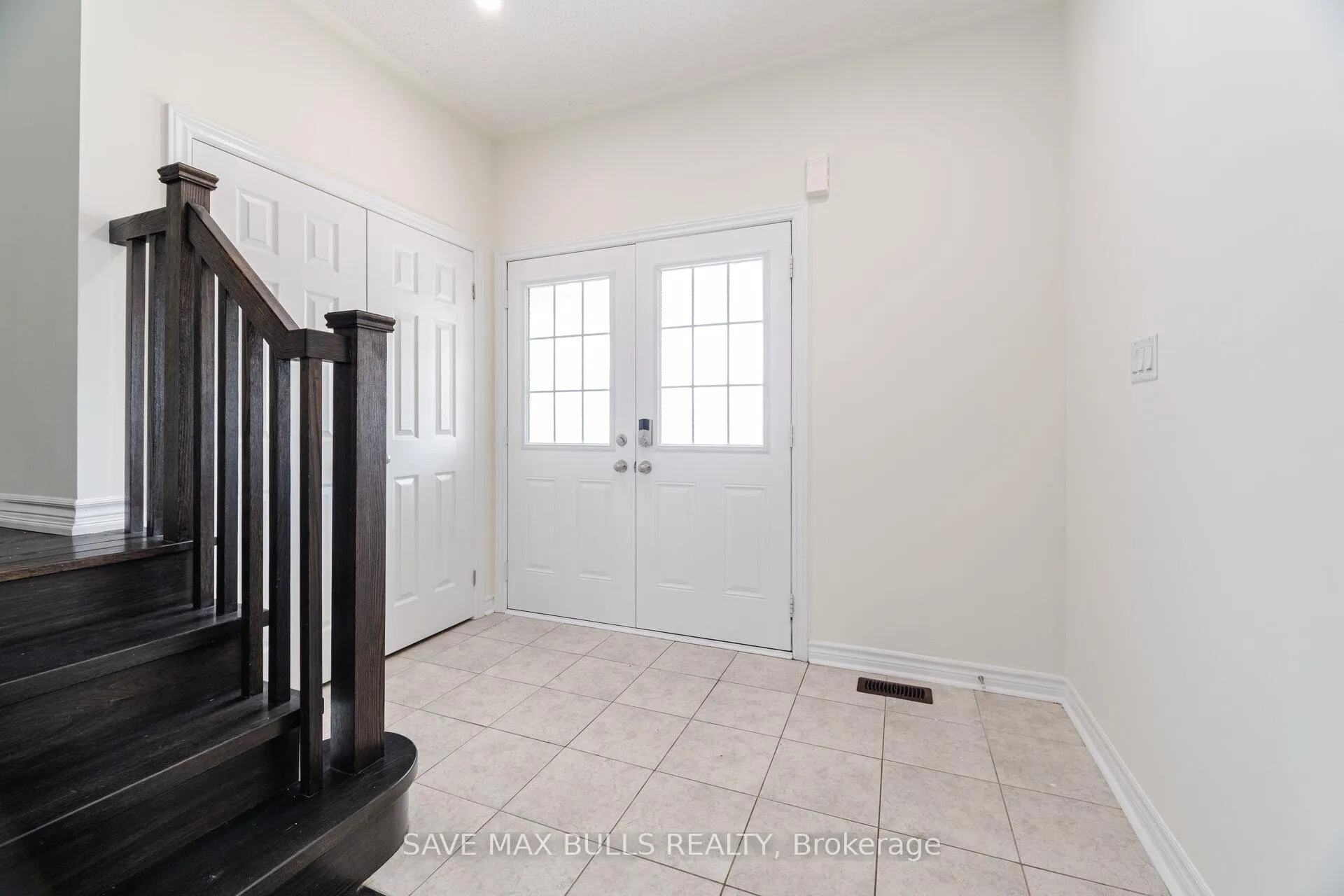 Photo 8 of 23 Kilpatrick Court, Clarington, Bowmanville — HOMEH