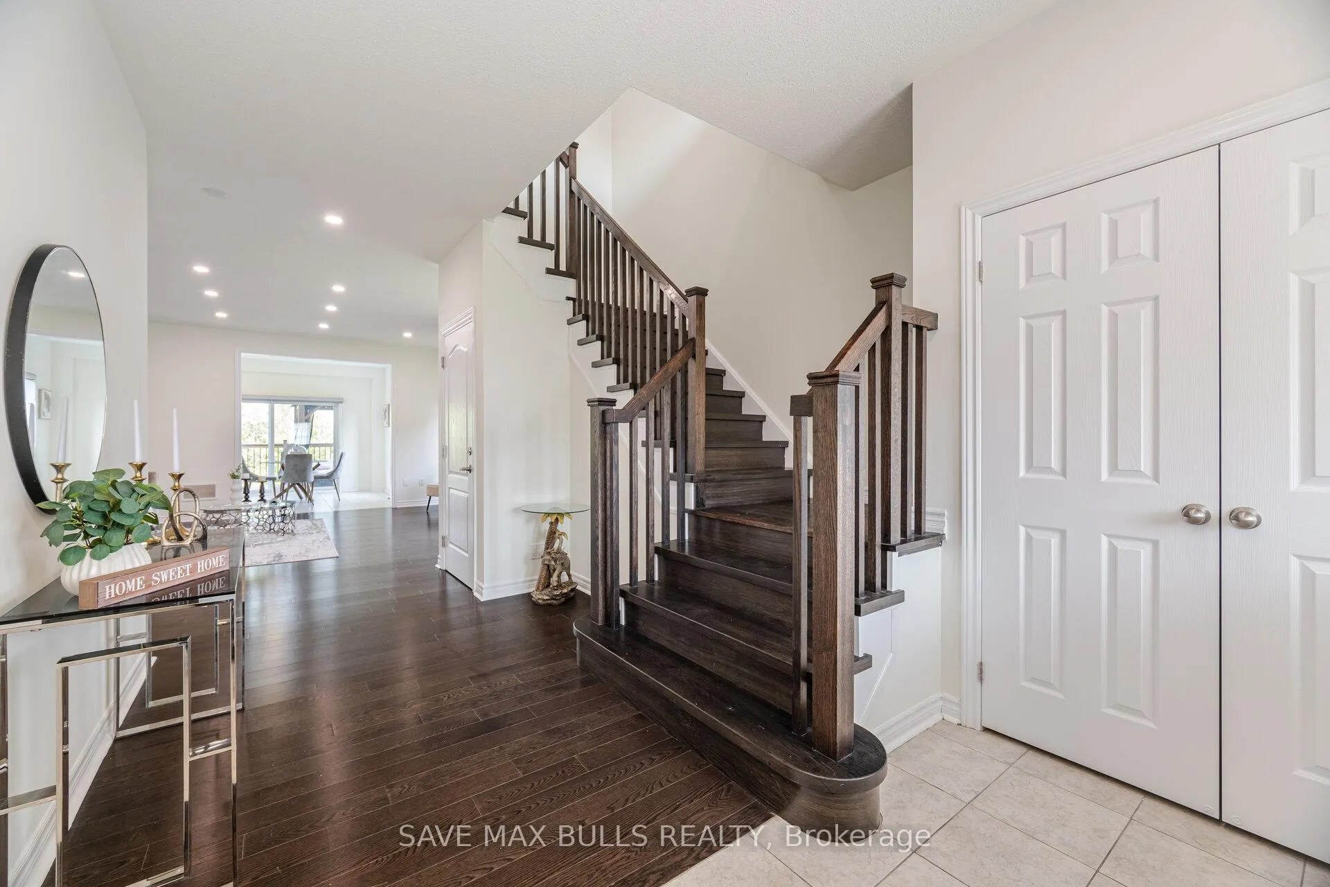 Photo 9 of 23 Kilpatrick Court, Clarington, Bowmanville — HOMEH