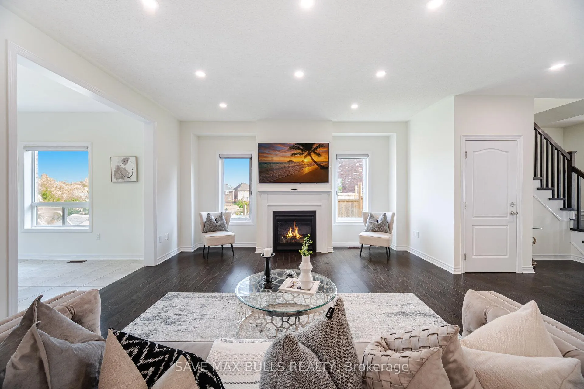 Photo 12 of 23 Kilpatrick Court, Clarington, Bowmanville — HOMEH