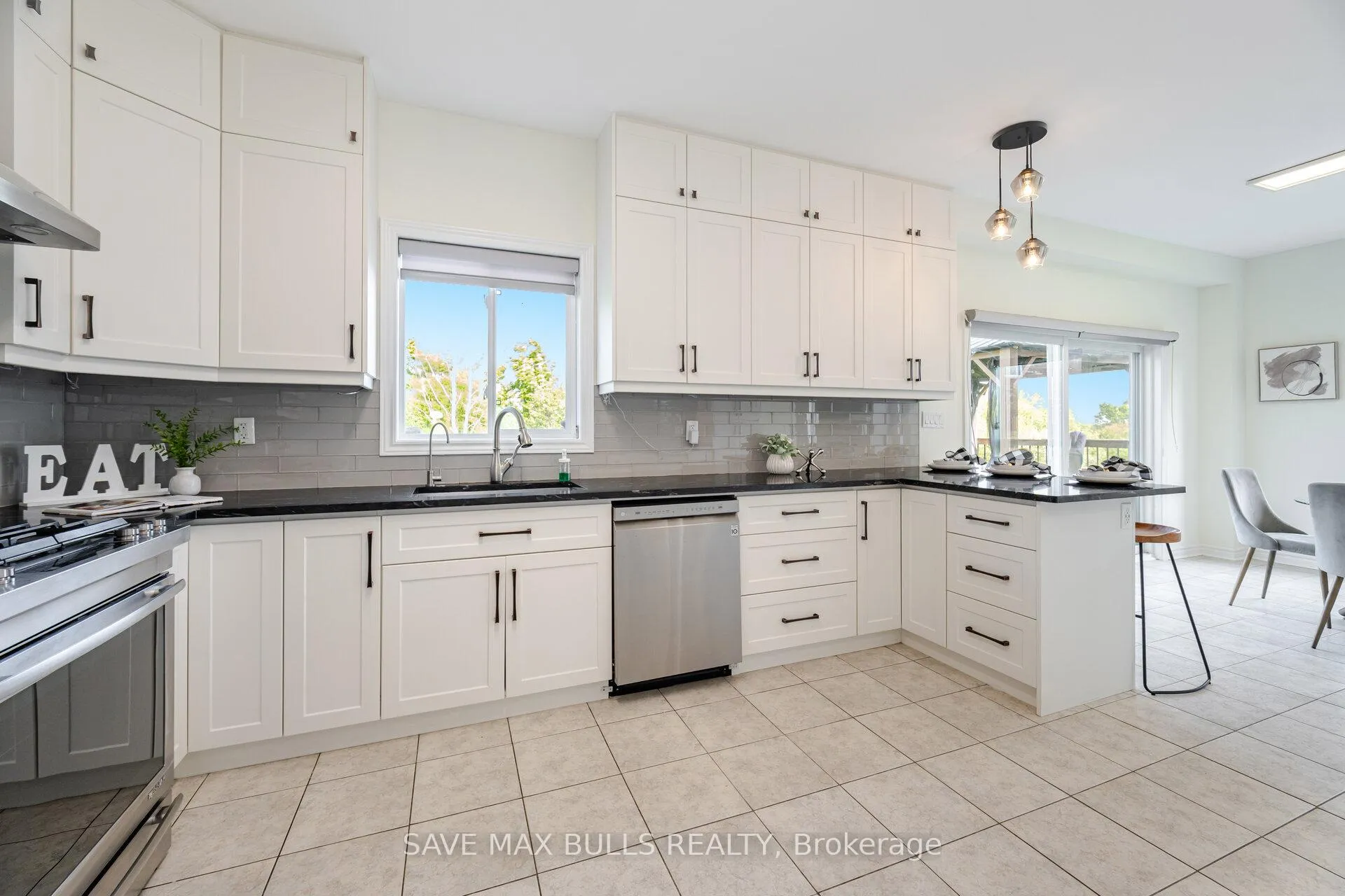 Photo 14 of 23 Kilpatrick Court, Clarington, Bowmanville — HOMEH