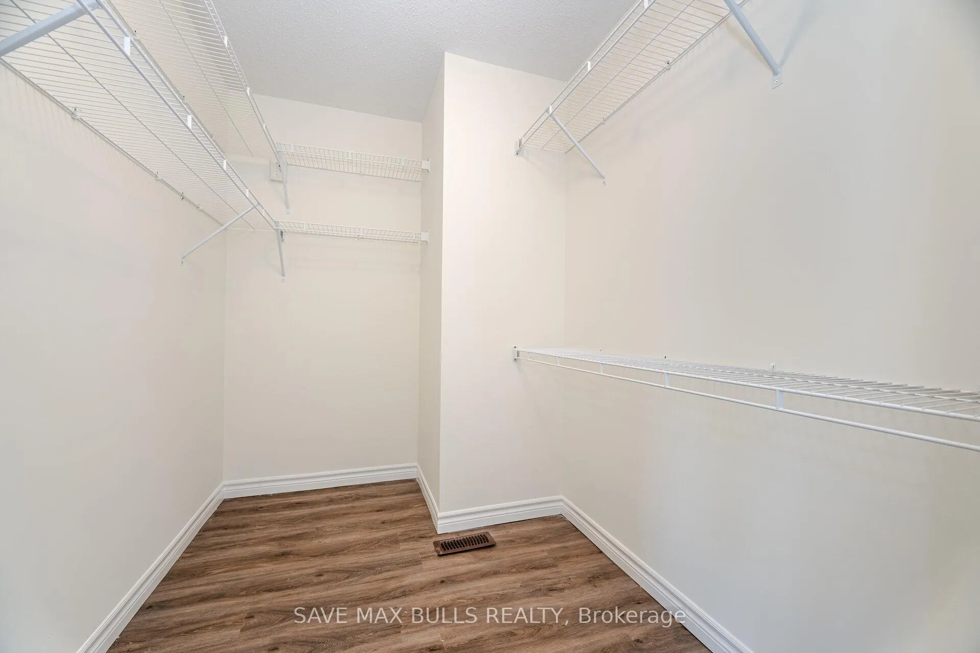 Photo 25 of 23 Kilpatrick Court, Clarington, Bowmanville — HOMEH