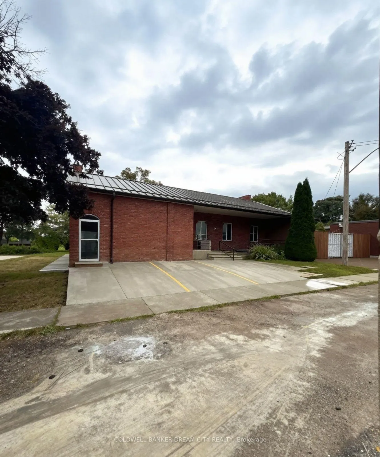 Photo 1 of 93 Main Street, Chatham-Kent, Highgate — HOMEH