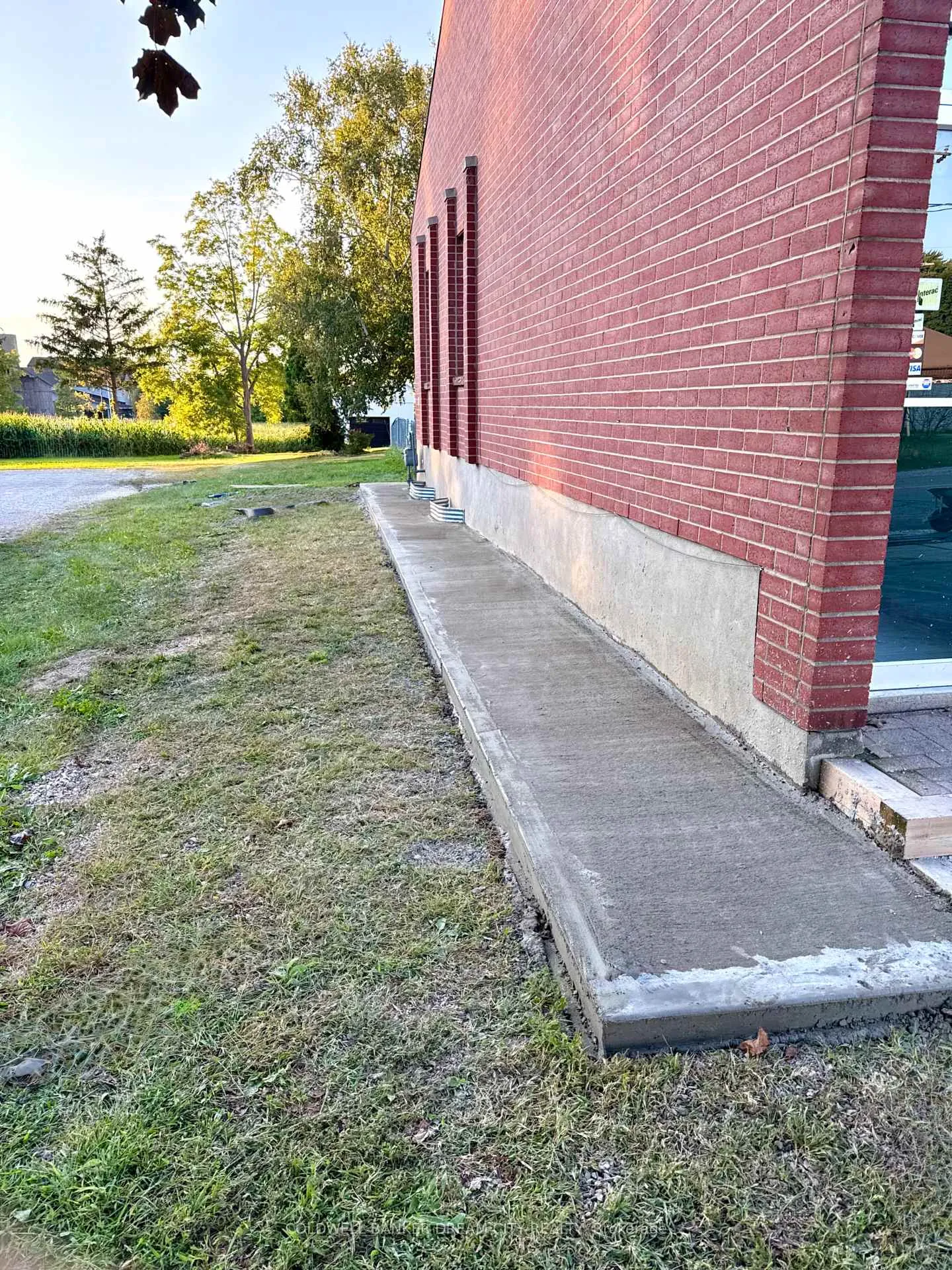 Photo 2 of 93 Main Street, Chatham-Kent, Highgate — HOMEH