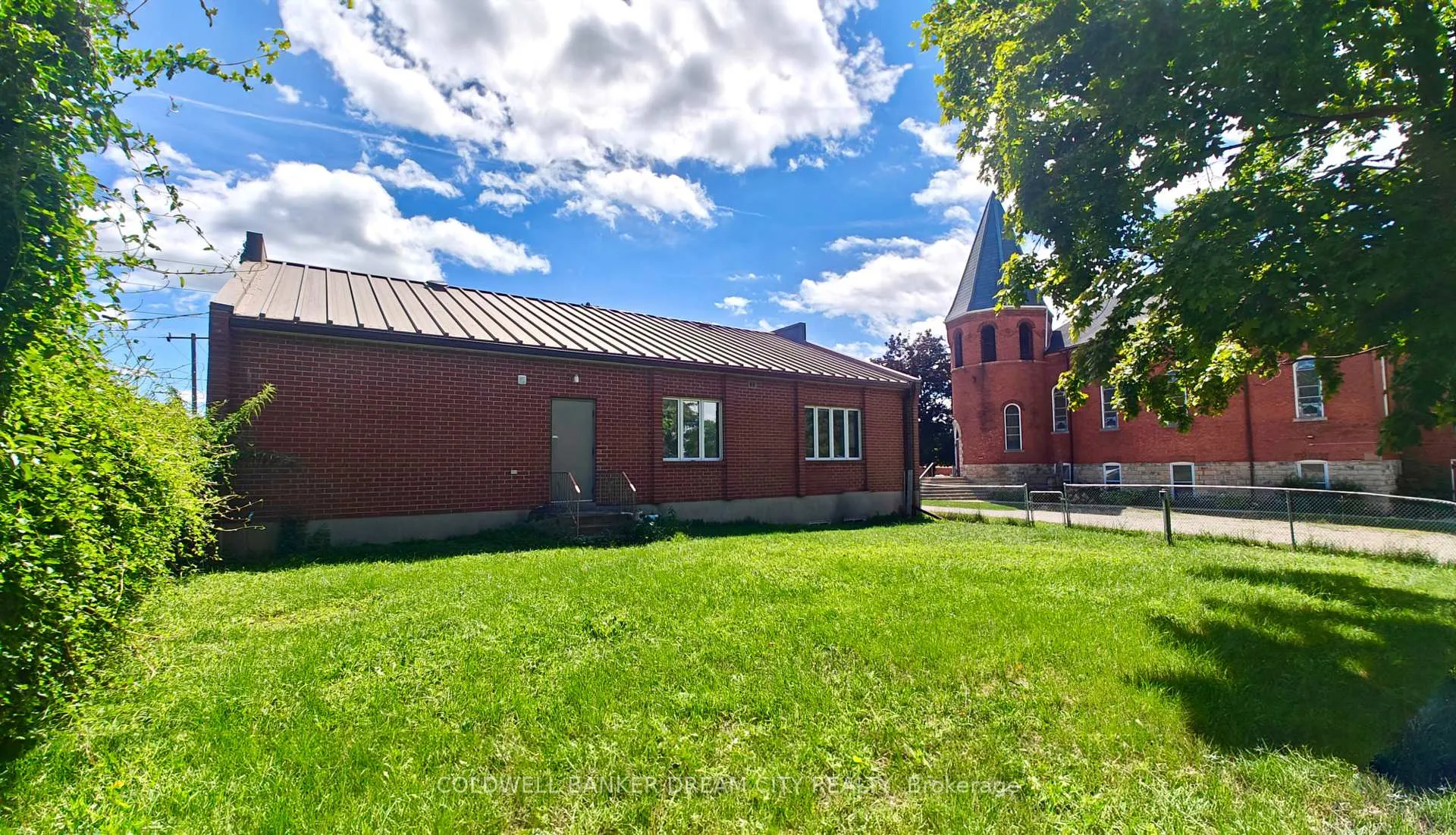Photo 4 of 93 Main Street, Chatham-Kent, Highgate — HOMEH