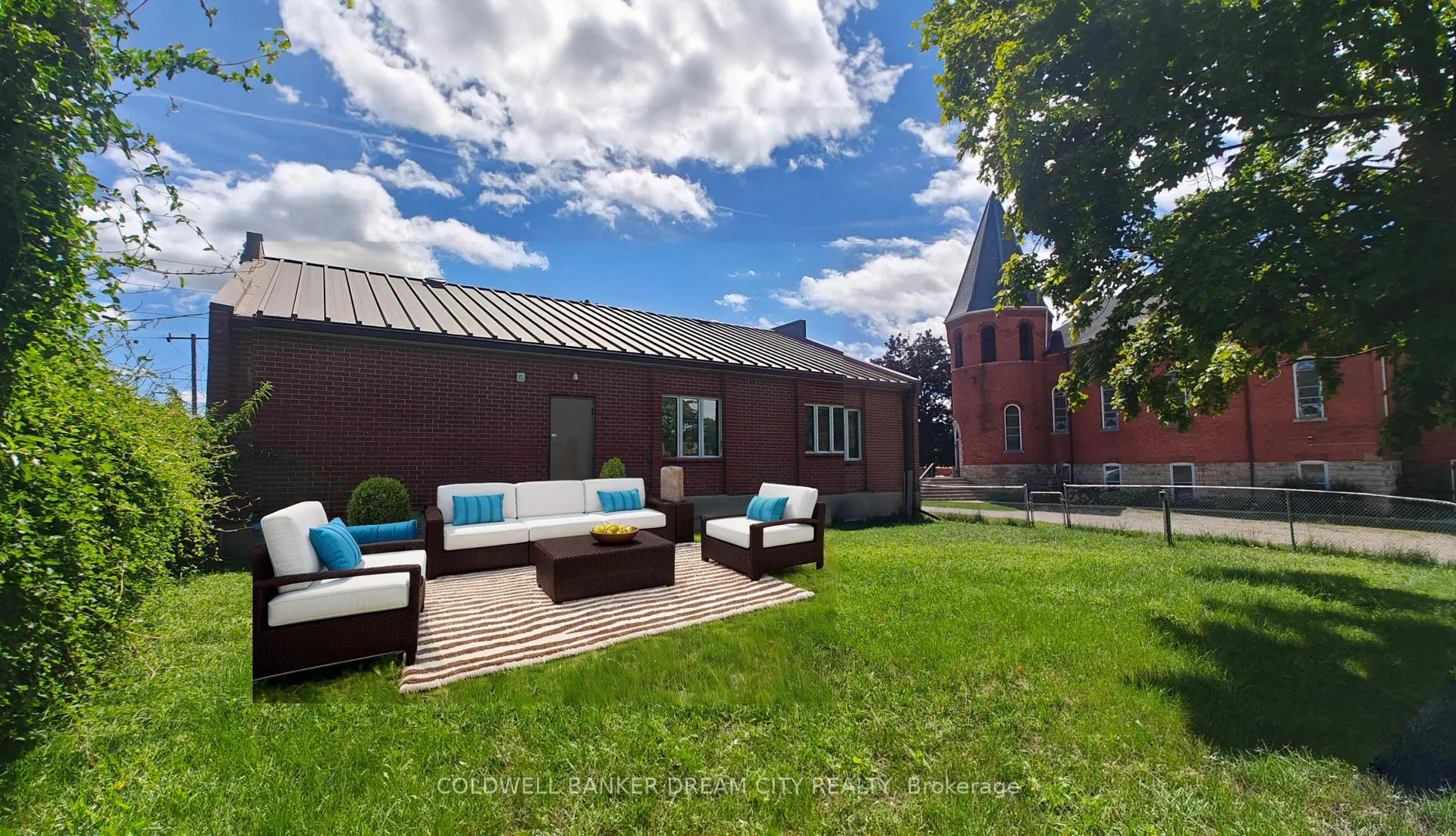 Photo 5 of 93 Main Street, Chatham-Kent, Highgate — HOMEH