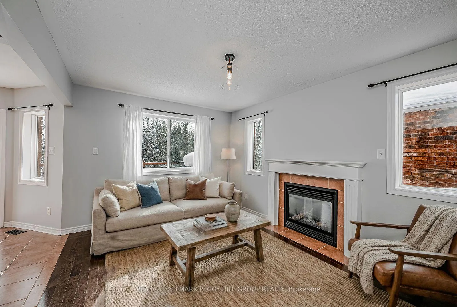 Photo 4 of 81 Sproule Drive, Barrie, Edgehill Drive — HOMEH