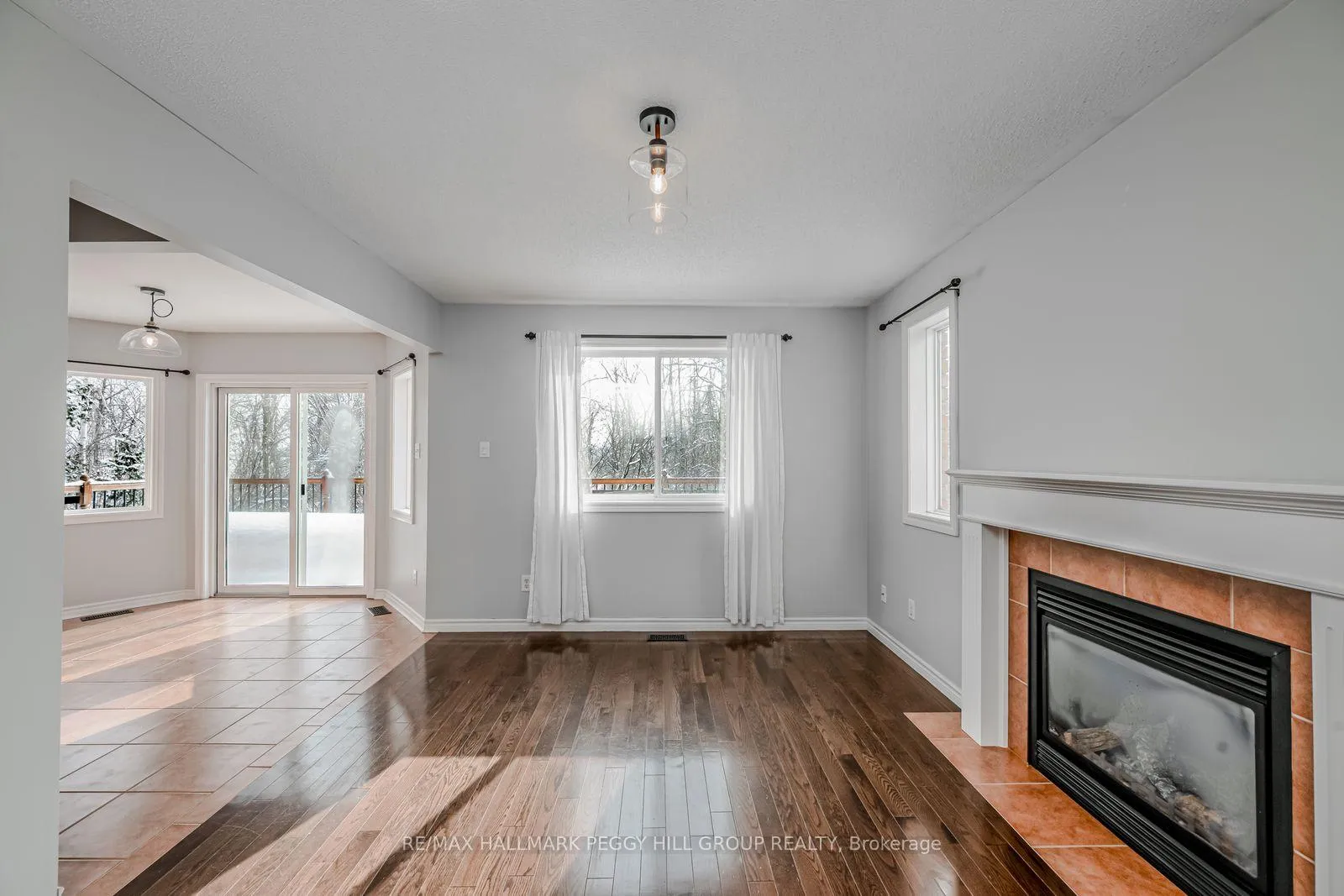 Photo 5 of 81 Sproule Drive, Barrie, Edgehill Drive — HOMEH