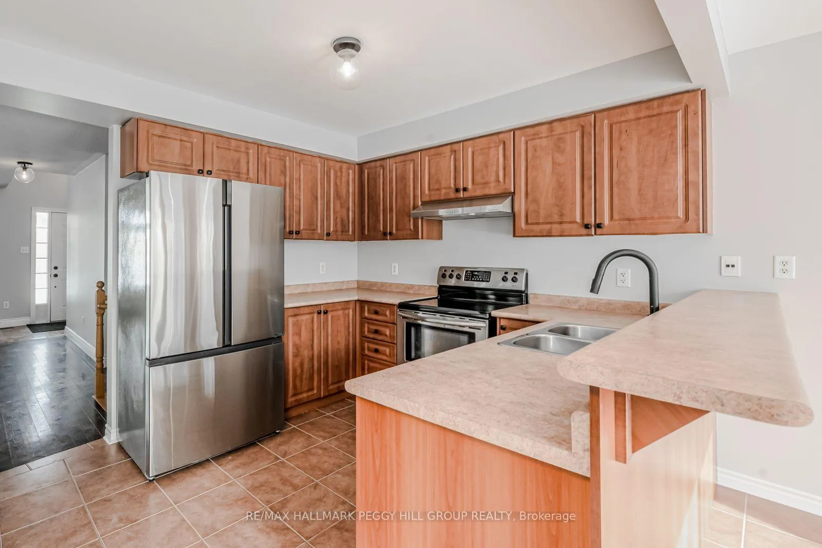 Photo 6 of 81 Sproule Drive, Barrie, Edgehill Drive — HOMEH