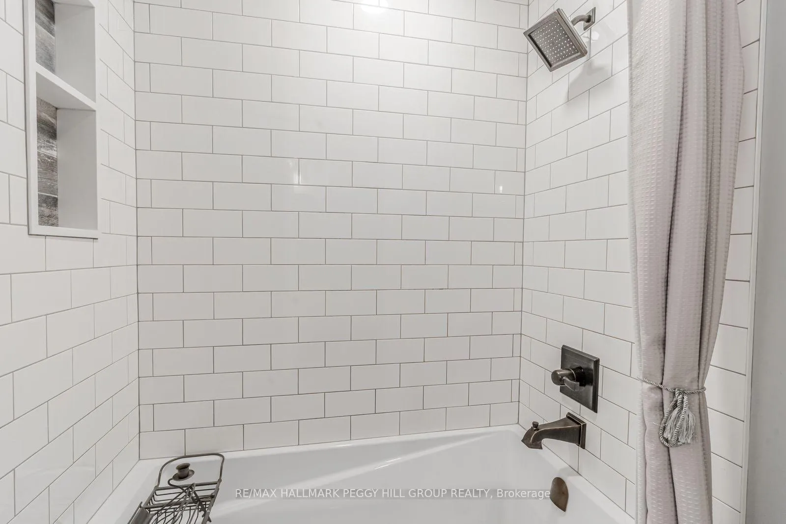 Photo 13 of 81 Sproule Drive, Barrie, Edgehill Drive — HOMEH