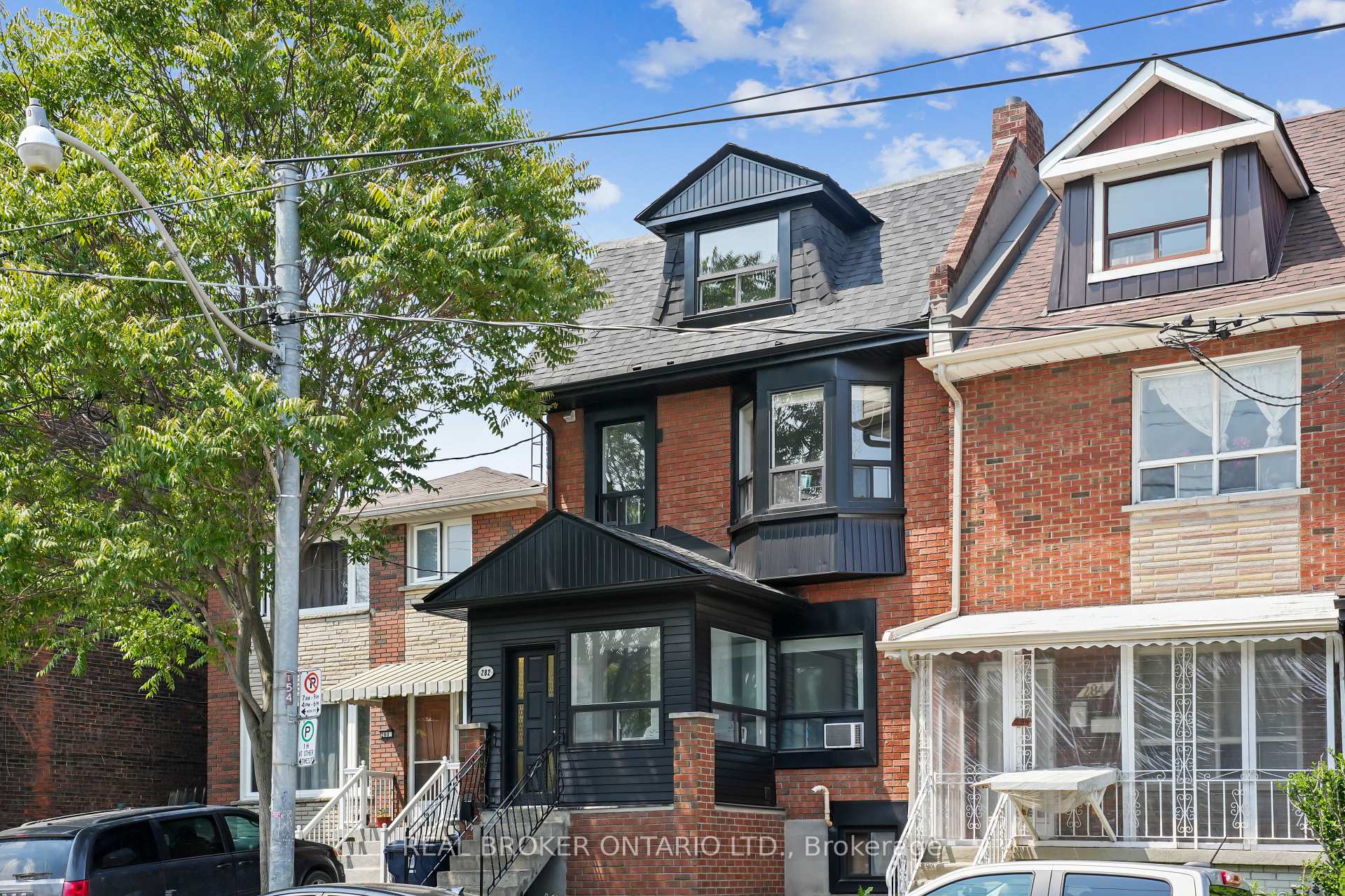 Front of Unit BSMT, 282 Ossington Avenue