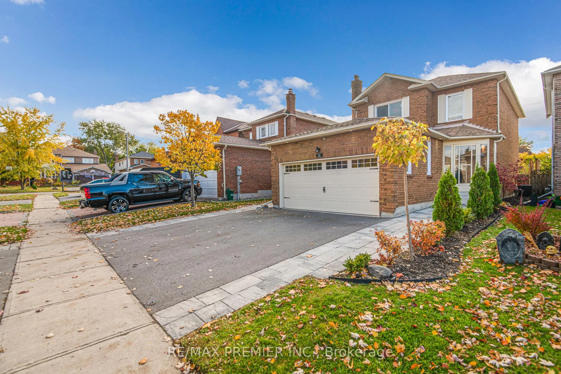 Photo 2 of 23 Sunbird Boulevard, Georgina, Keswick North — HOMEH