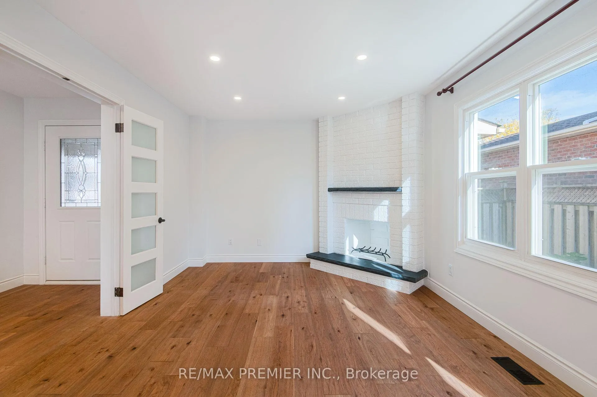 Photo 7 of 23 Sunbird Boulevard, Georgina, Keswick North — HOMEH
