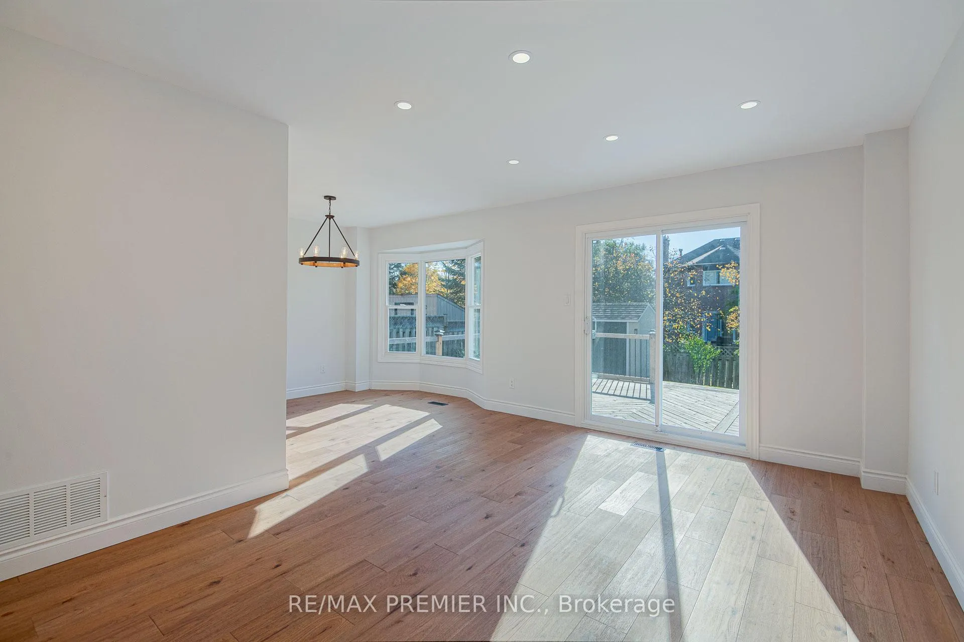 Photo 14 of 23 Sunbird Boulevard, Georgina, Keswick North — HOMEH