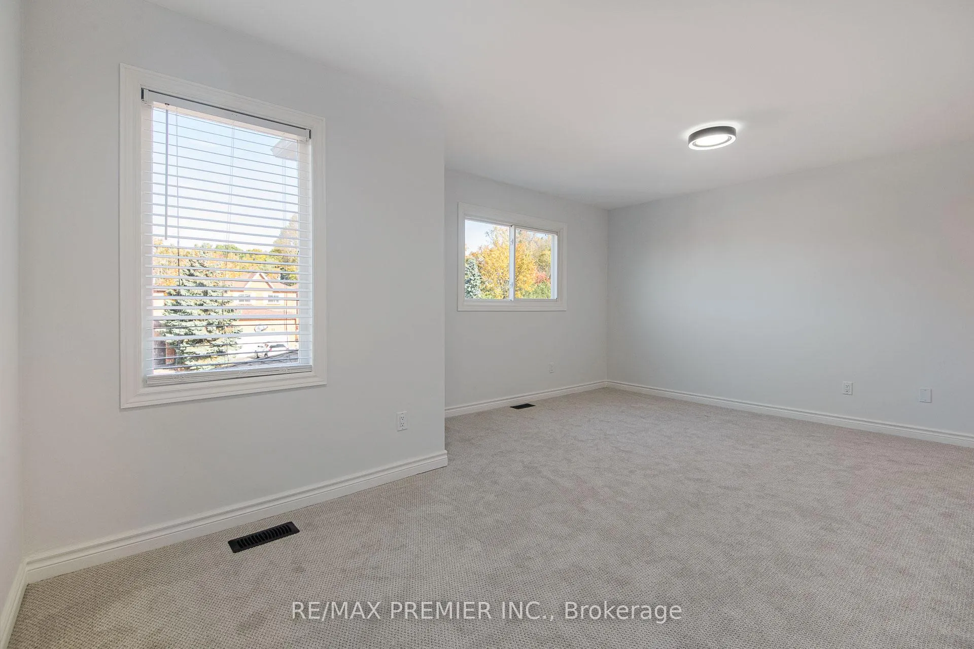Photo 16 of 23 Sunbird Boulevard, Georgina, Keswick North — HOMEH
