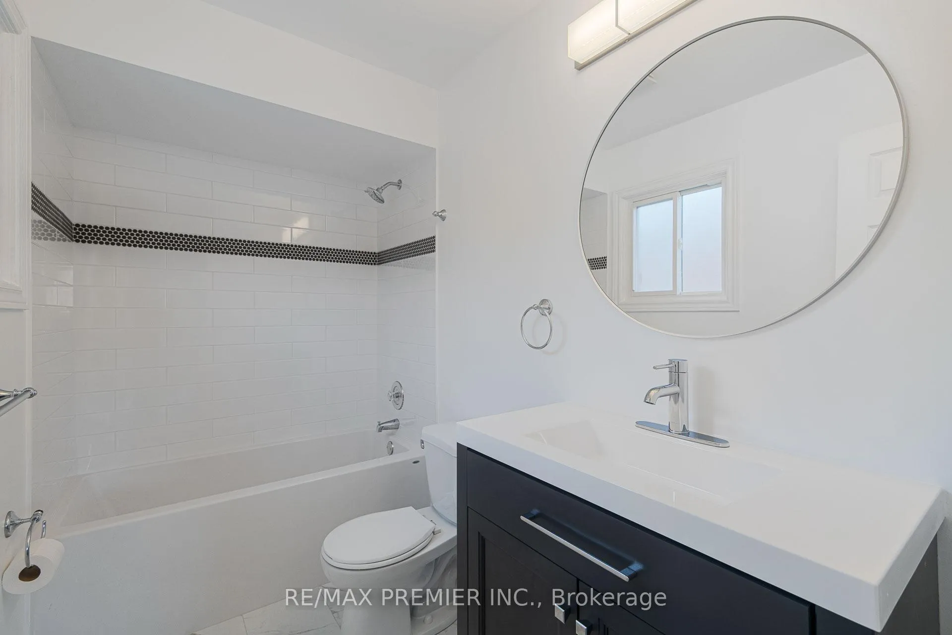 Photo 18 of 23 Sunbird Boulevard, Georgina, Keswick North — HOMEH