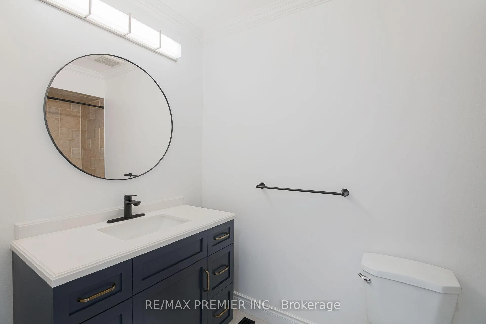 Photo 19 of 23 Sunbird Boulevard, Georgina, Keswick North — HOMEH