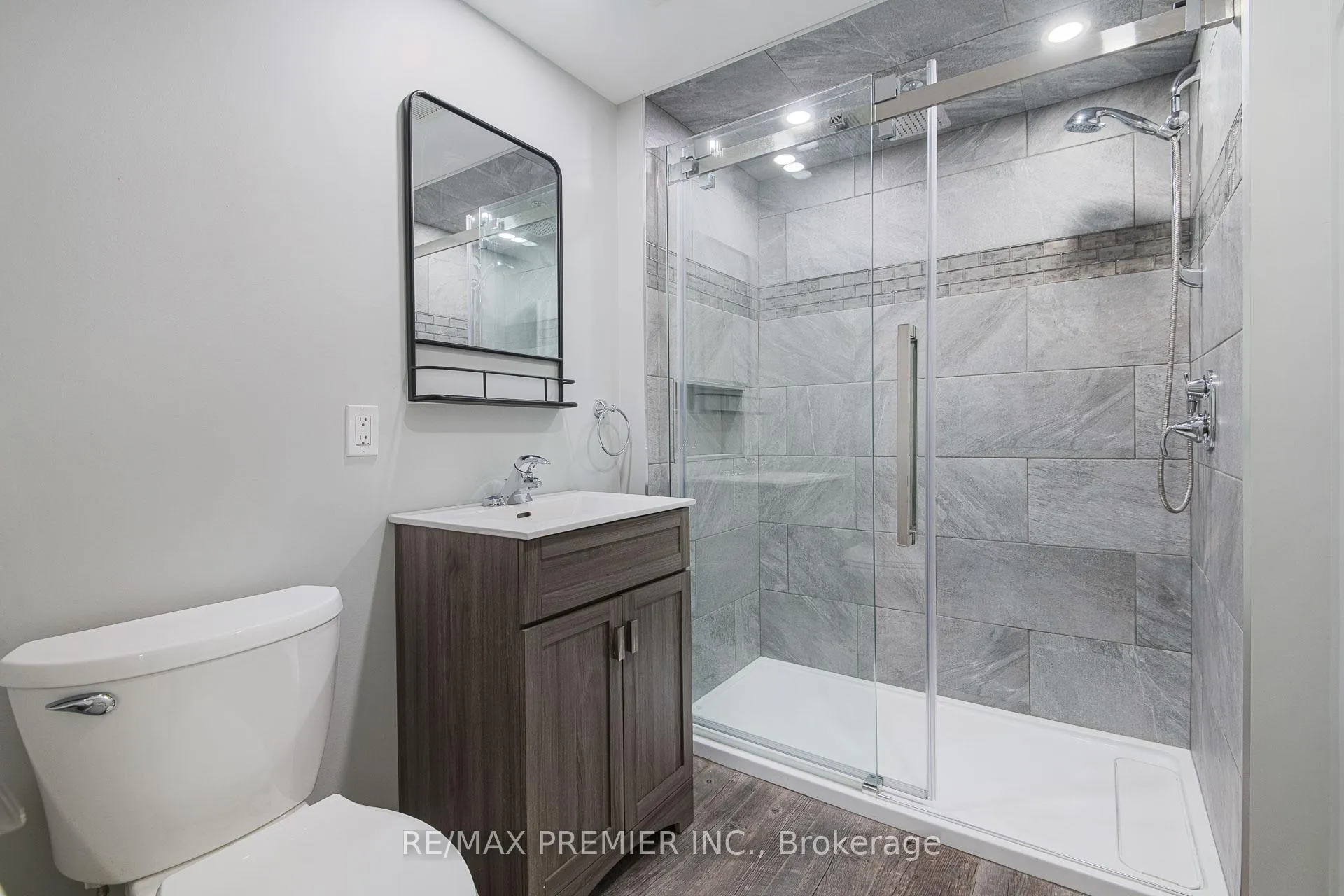 Photo 24 of 23 Sunbird Boulevard, Georgina, Keswick North — HOMEH