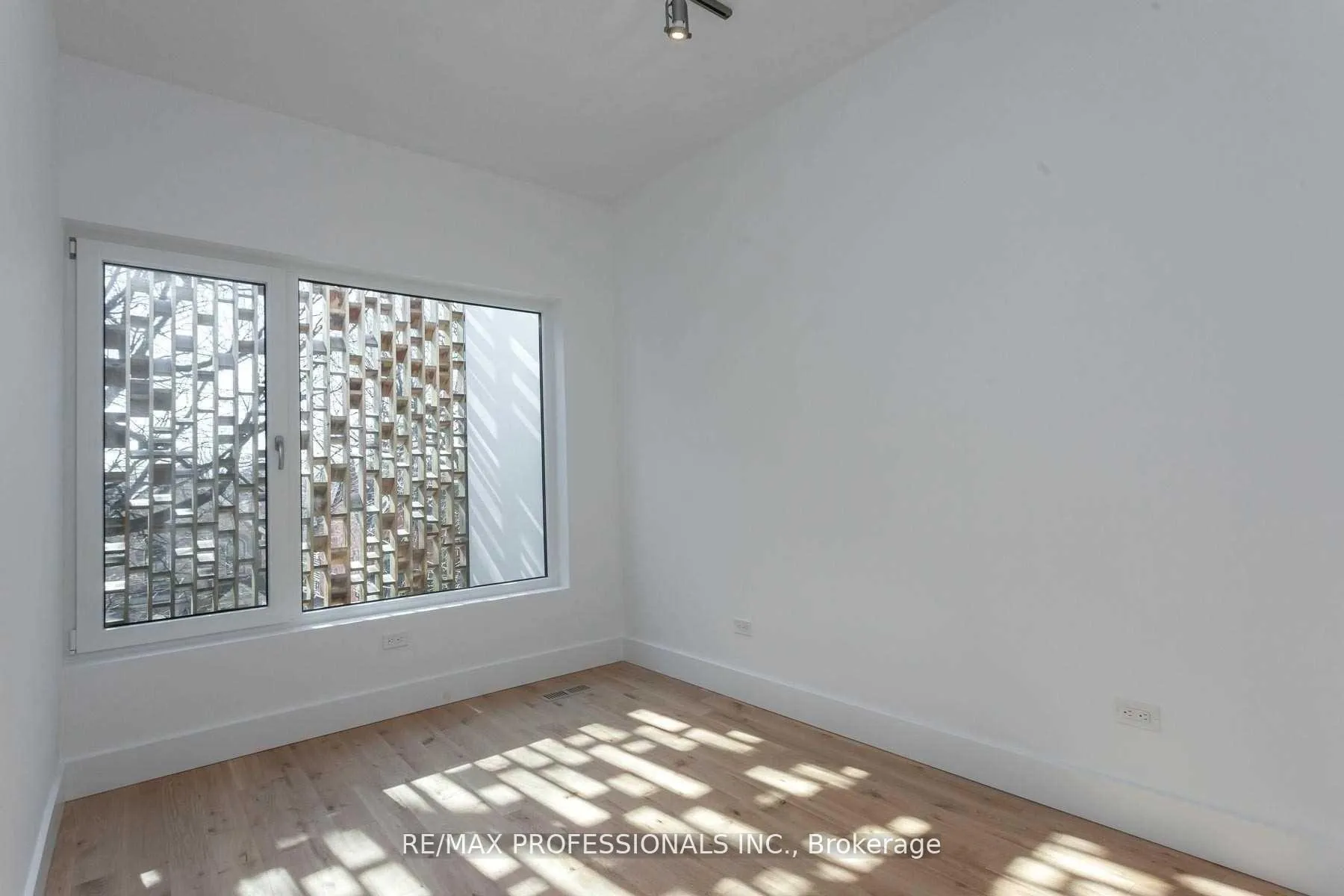 Photo 24 of Unit Unit A, 60 Melbourne Avenue, Toronto, South Parkdale — HOMEH