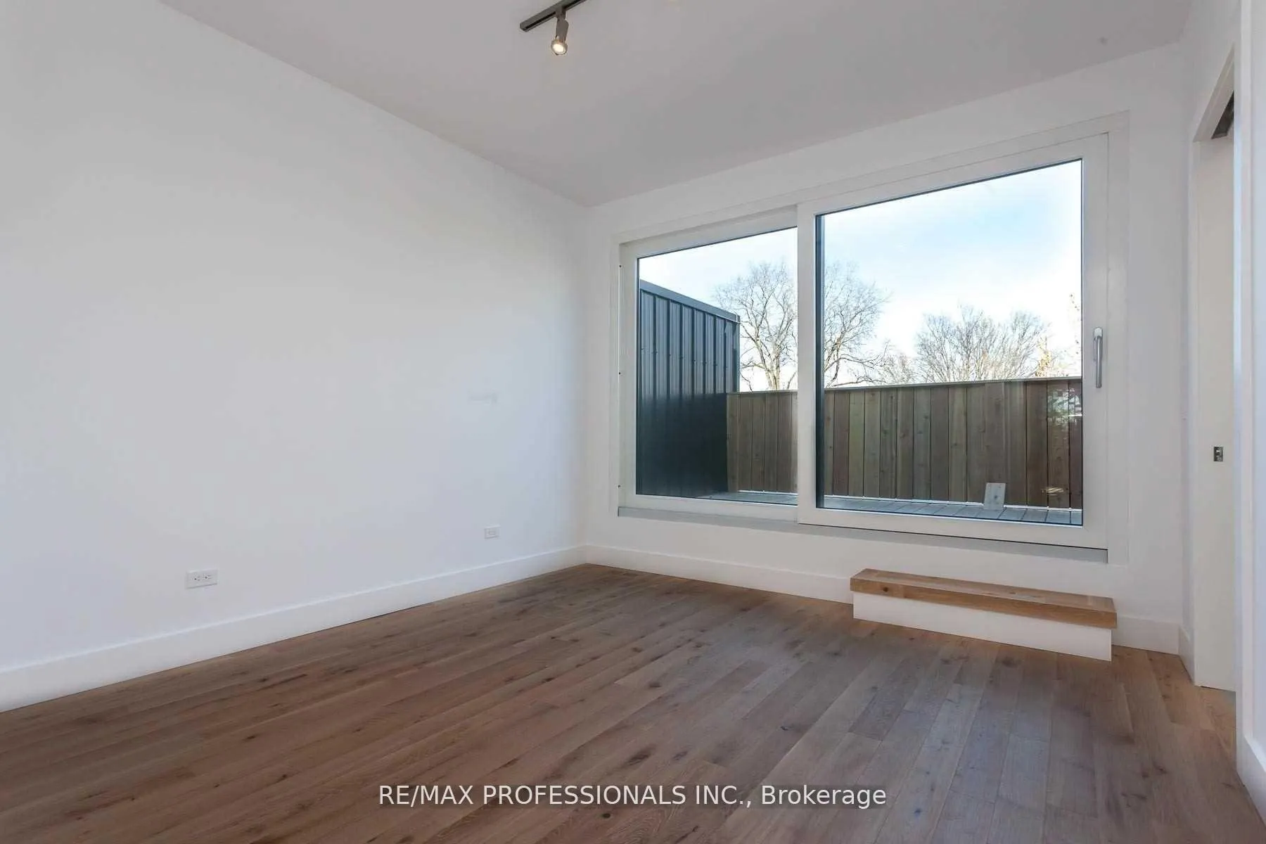 Photo 27 of Unit Unit A, 60 Melbourne Avenue, Toronto, South Parkdale — HOMEH