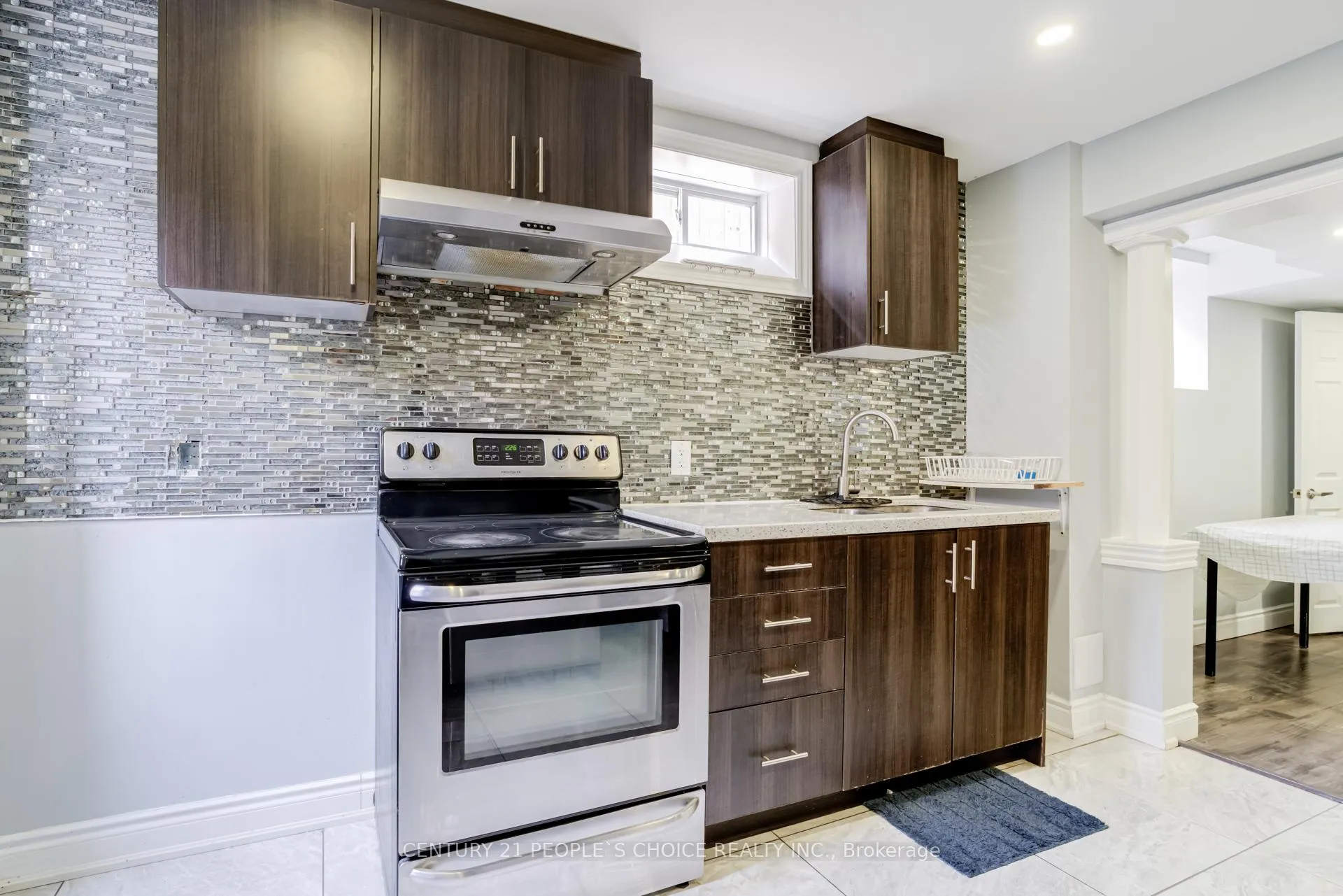 Photo 11 of 220 Castle Oaks Crossing, Brampton, Bram East — HOMEH
