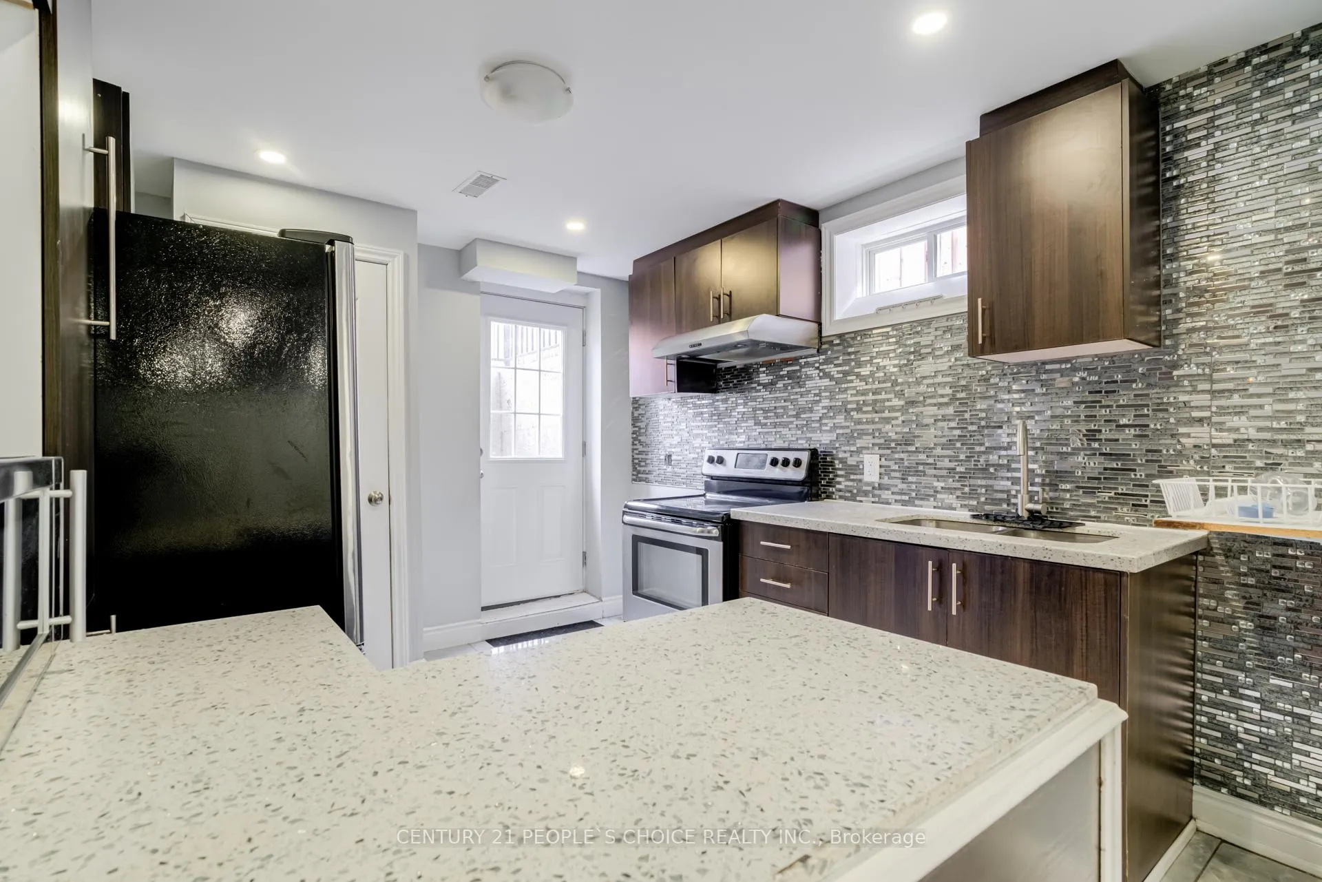Photo 13 of 220 Castle Oaks Crossing, Brampton, Bram East — HOMEH