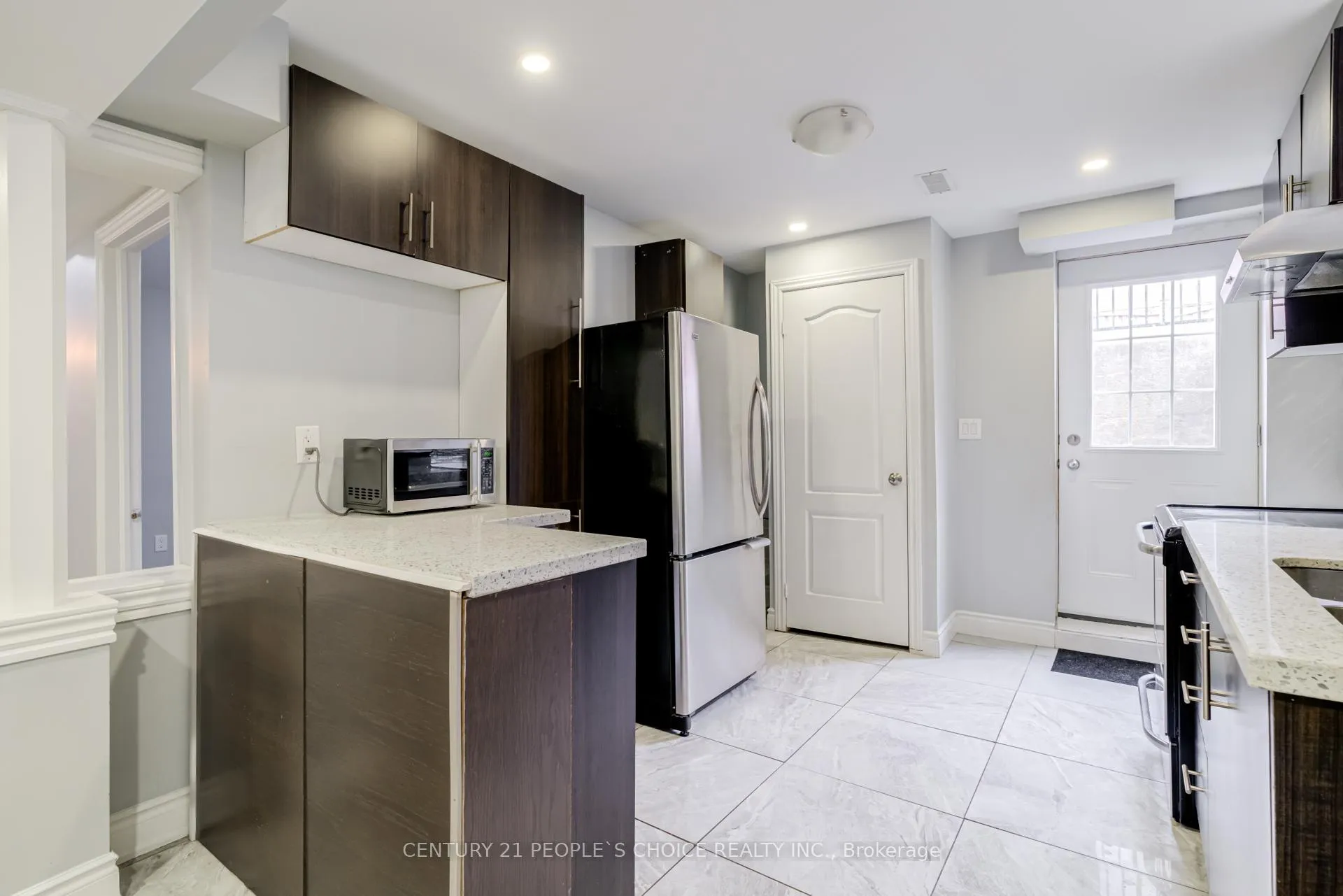 Photo 14 of 220 Castle Oaks Crossing, Brampton, Bram East — HOMEH
