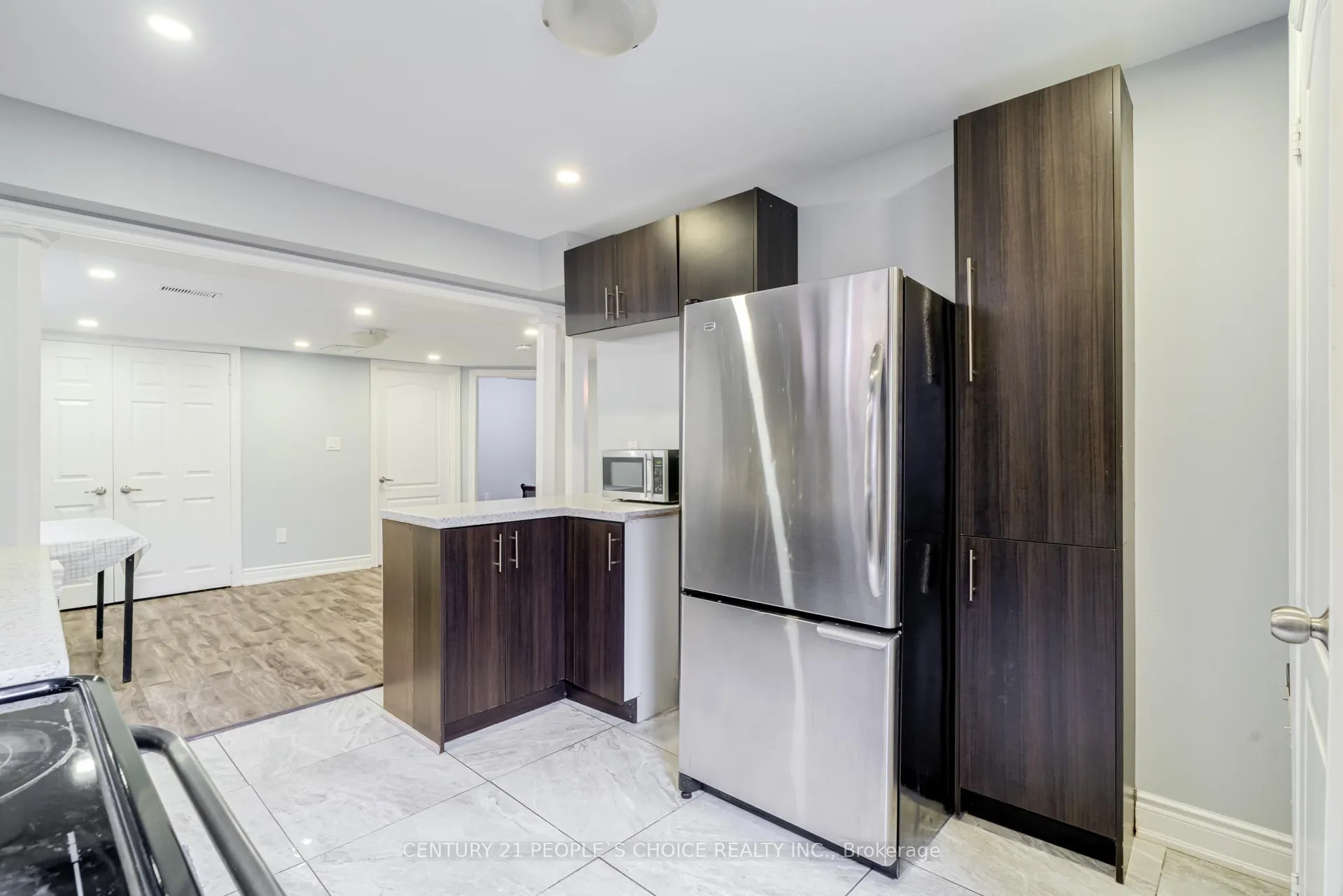 Photo 15 of 220 Castle Oaks Crossing, Brampton, Bram East — HOMEH