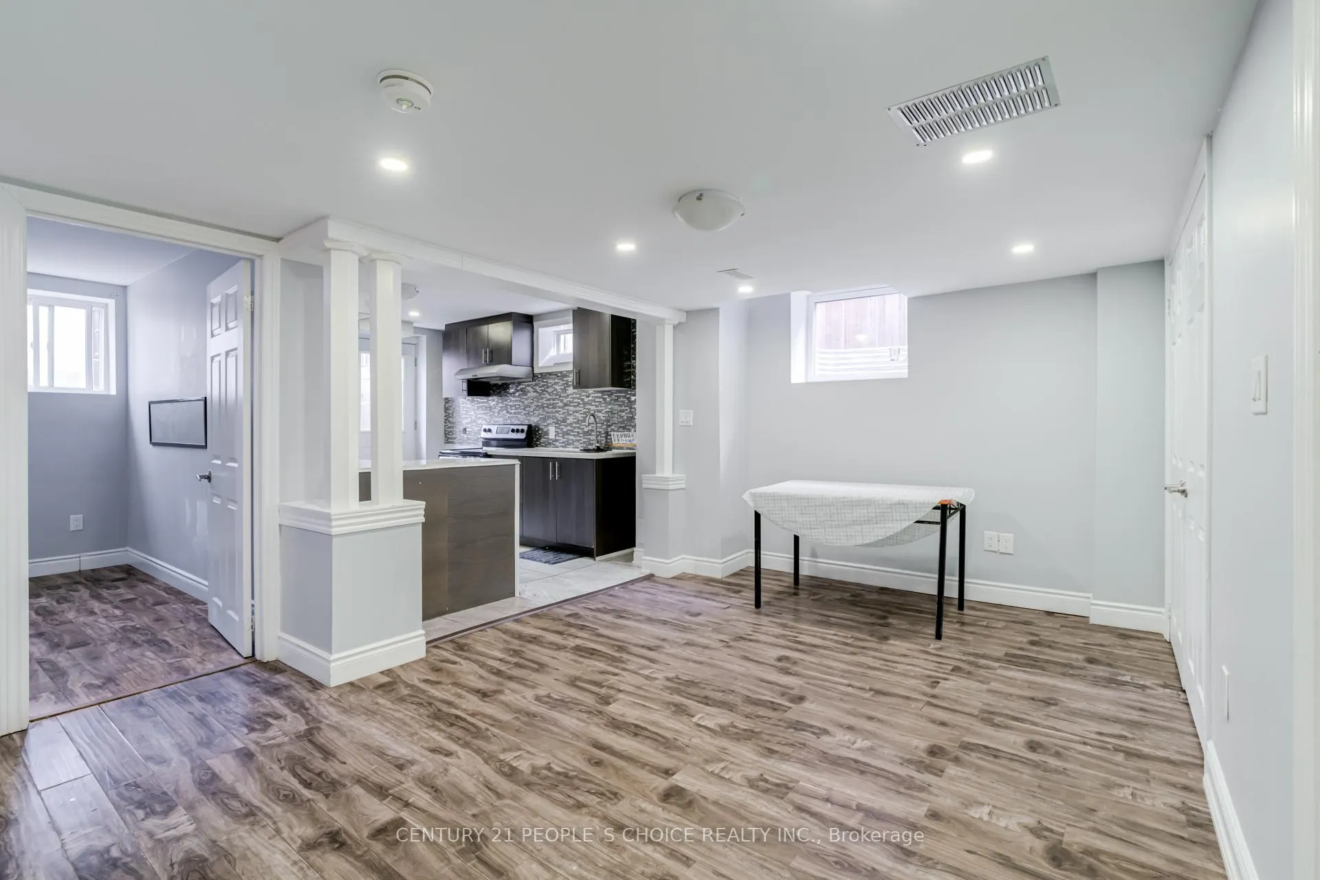 Photo 17 of 220 Castle Oaks Crossing, Brampton, Bram East — HOMEH