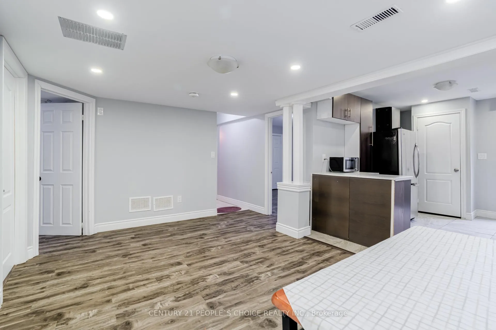 Photo 19 of 220 Castle Oaks Crossing, Brampton, Bram East — HOMEH