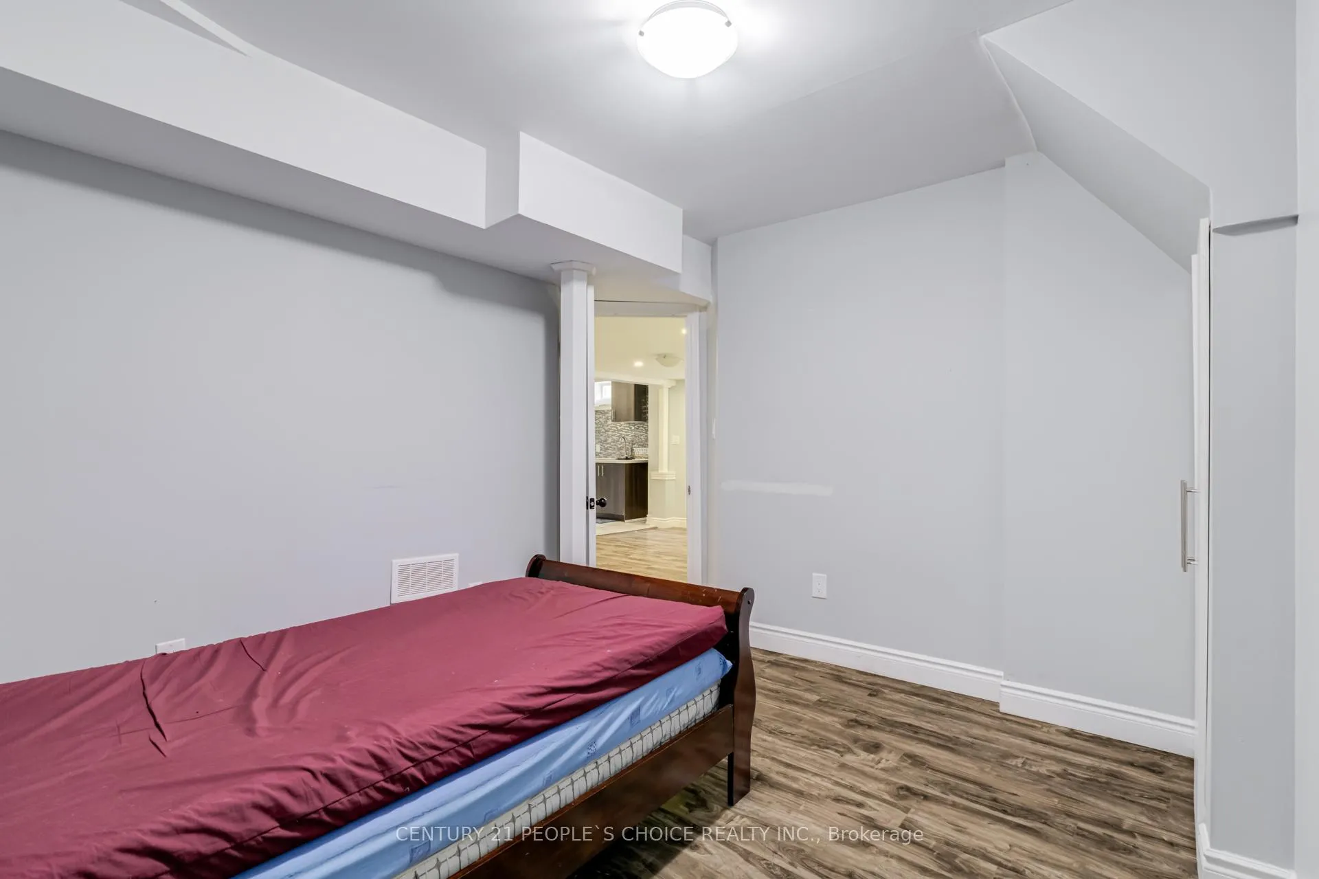 Photo 25 of 220 Castle Oaks Crossing, Brampton, Bram East — HOMEH