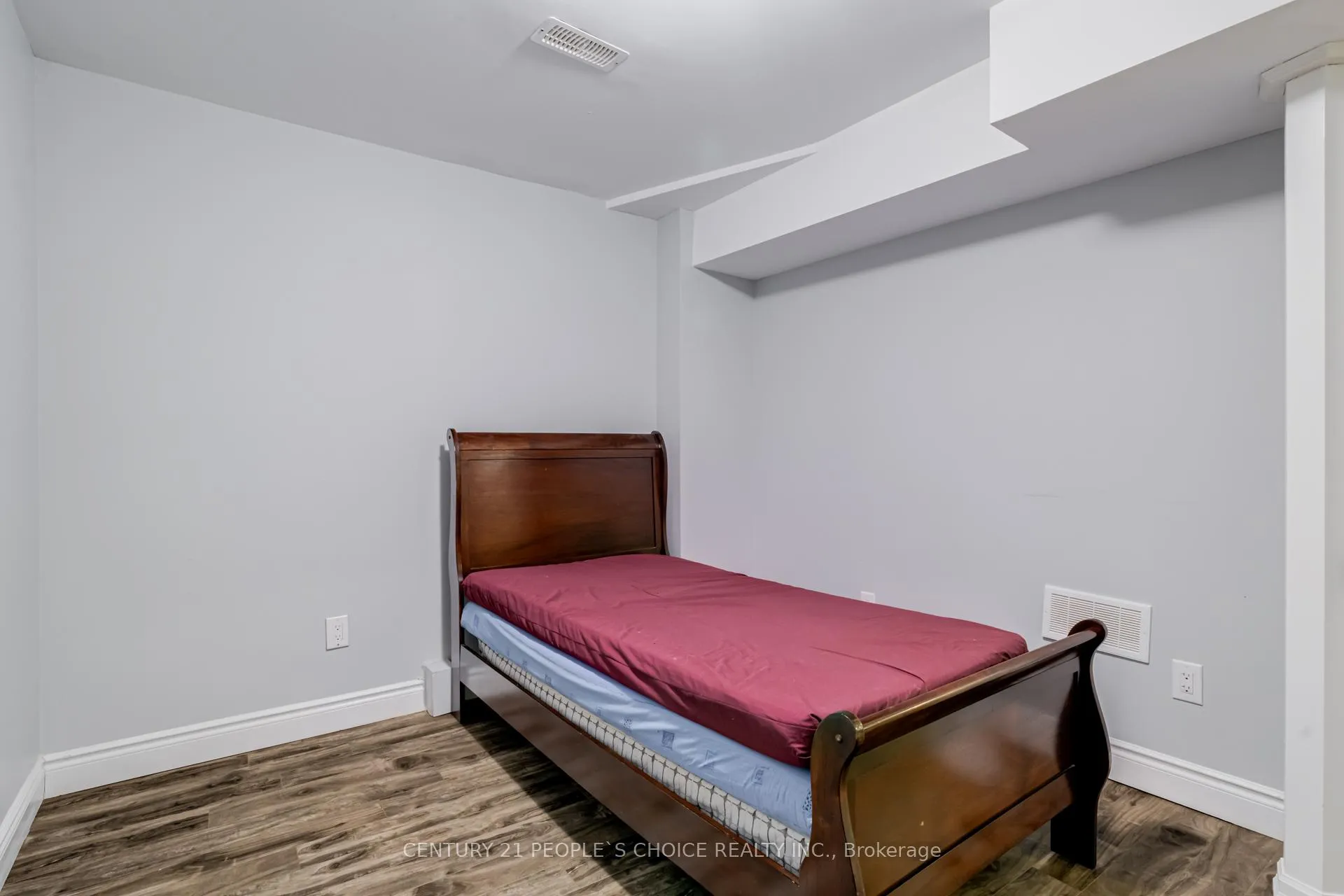 Photo 26 of 220 Castle Oaks Crossing, Brampton, Bram East — HOMEH