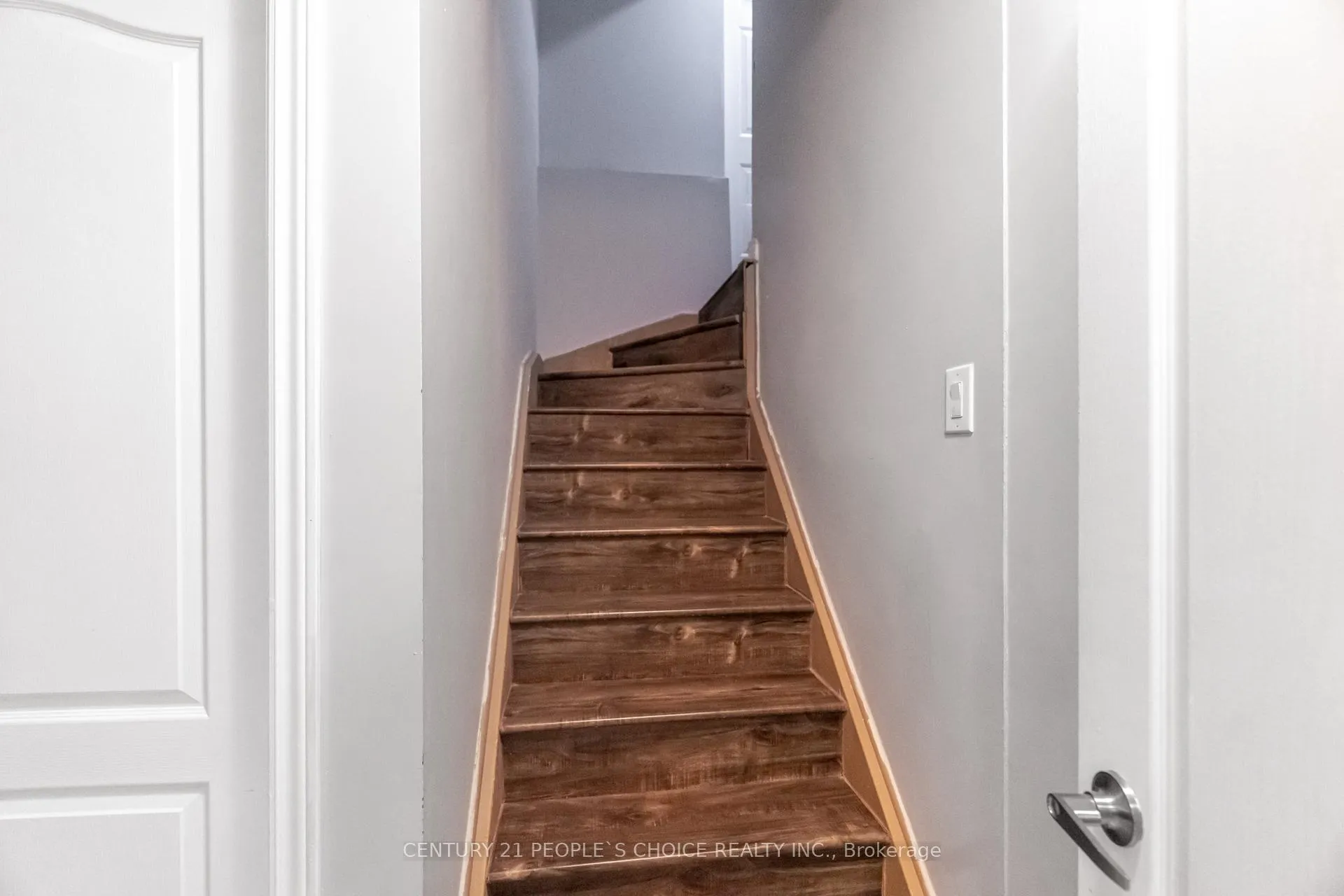 Photo 30 of 220 Castle Oaks Crossing, Brampton, Bram East — HOMEH