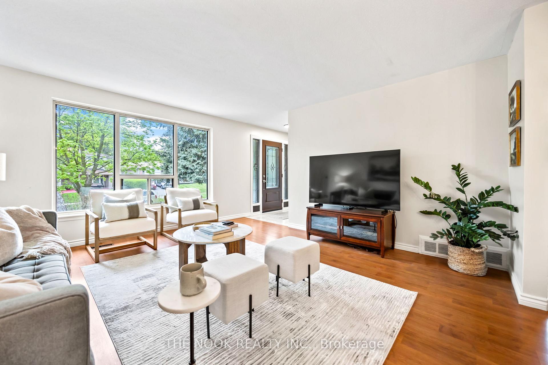 Photo 8 of 5 Starlake Drive, Scarborough, Morningside — HOMEH