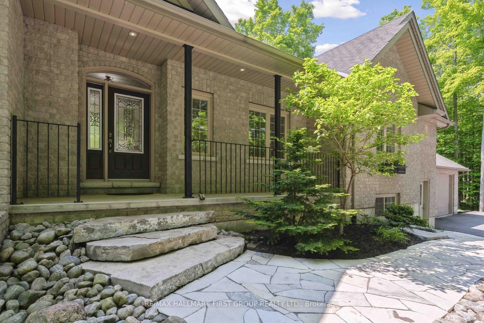 Photo 2 of 2317 Sherbrooke Street W, Cavan Monaghan, Cavan-Monaghan — HOMEH