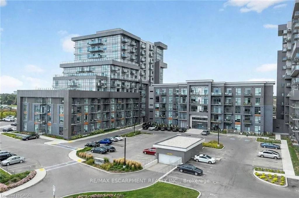 Front of Unit 419, 450 Dundas Street E