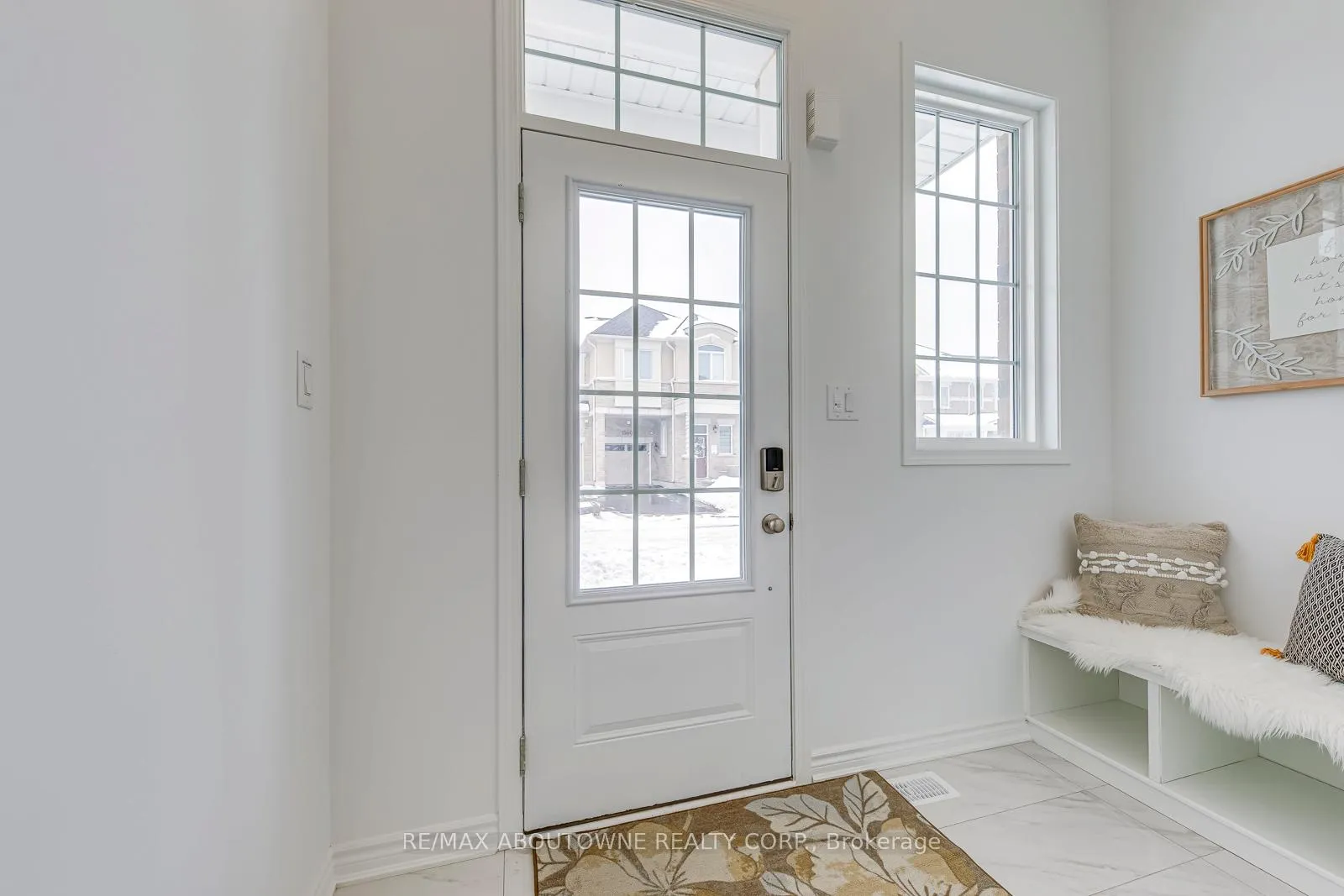 Photo 3 of 1363 Copley Court, Milton, Bowes — HOMEH