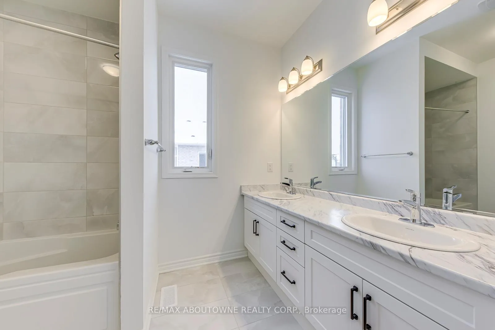 Photo 33 of 1363 Copley Court, Milton, Bowes — HOMEH